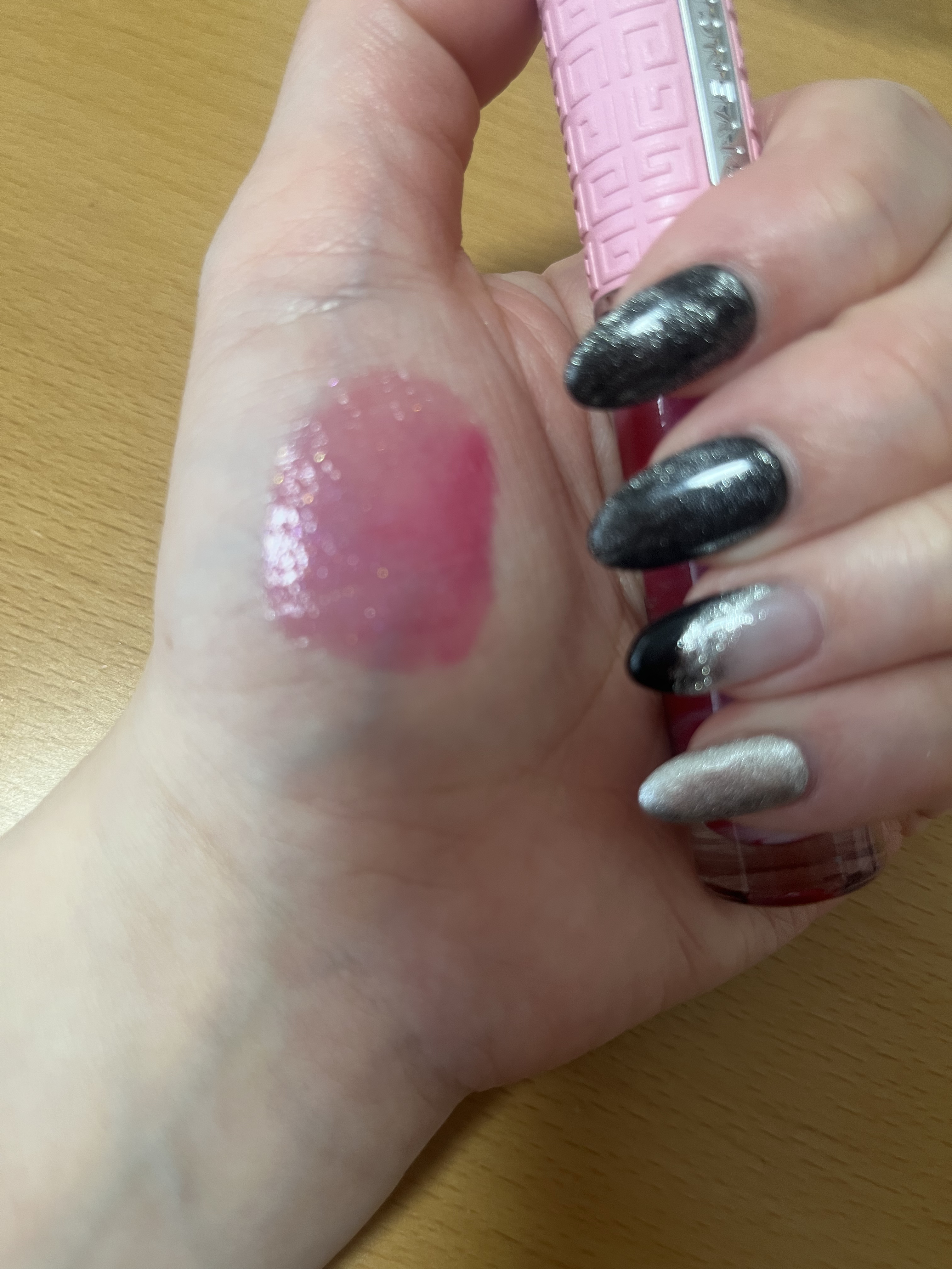 ローズ・パーフェクト・リキッド（フォール コレクション 2022）/GIVENCHY/リップケアを使ったクチコミ（3枚目）