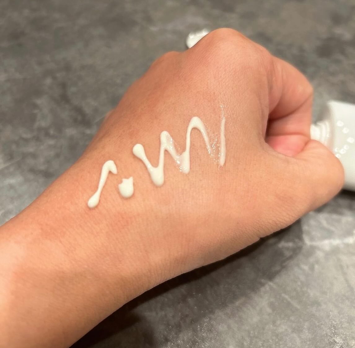 ダルバ ウォータフル エッセンス サンクリーム/ダルバ/日焼け止めクリームを使ったクチコミ(3枚目)