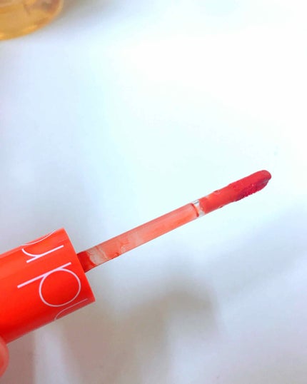 ジューシーラスティングティント/rom&nd/リップティントを使ったクチコミ(2枚目)