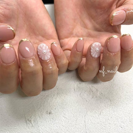 #ネイル,#ジェルネイル,#ニュアンスネイル,#キラキラネイル,#秋ネイル,#オフィスネイル,#ぷっくりネイル,#ぷっくりフラワーネイルのネイルデザイン