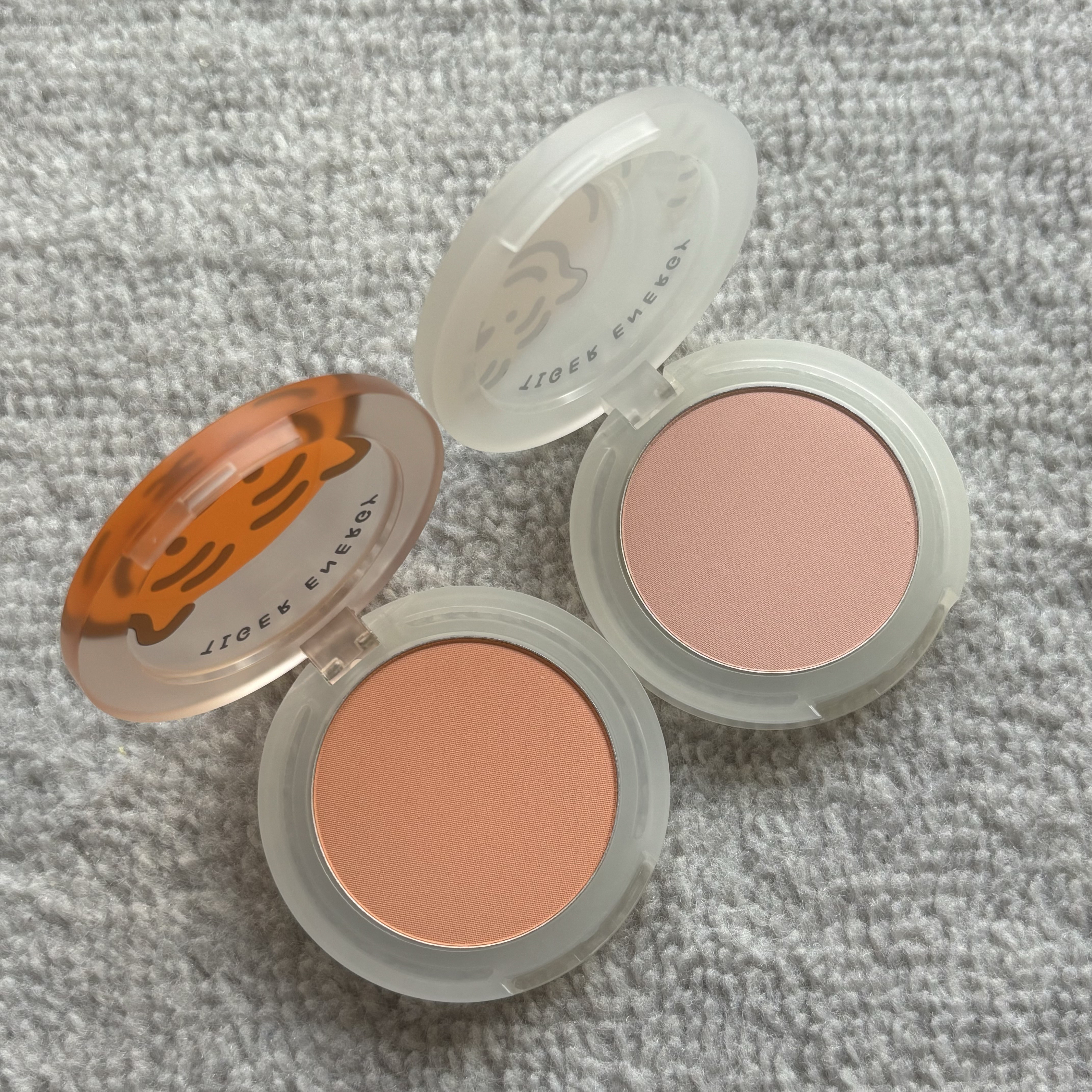 1月使用頻度が高かったコスメ 4

ETUDE
デューイーチーク ムジークタイガー
2022年ニューイヤーコレクション
全2色(数量限定)

2022年の寅年は韓国の大人気キャラクター
『ムジークタイガー』とのコラボ✨

アイシャドウ