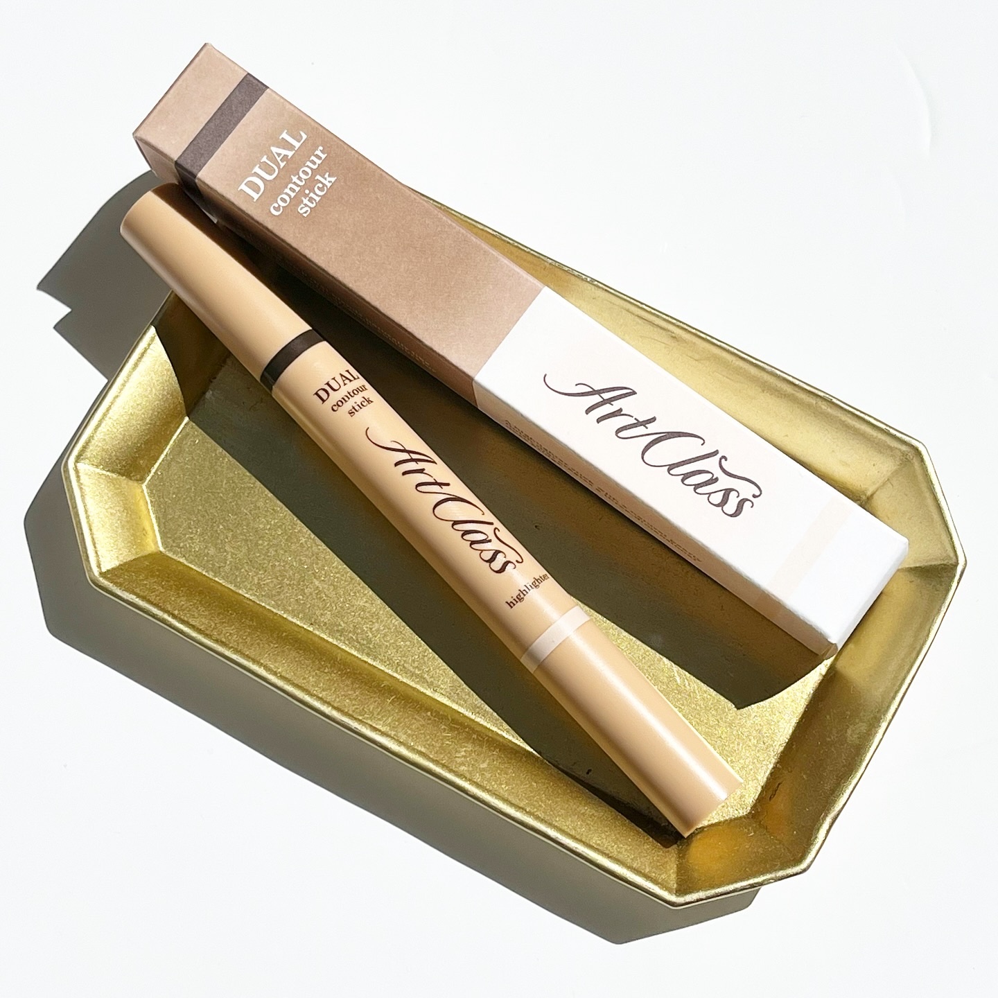 アートクラス デュアル コントゥアスティック/too cool for school/シェーディングを使ったクチコミ（1枚目）