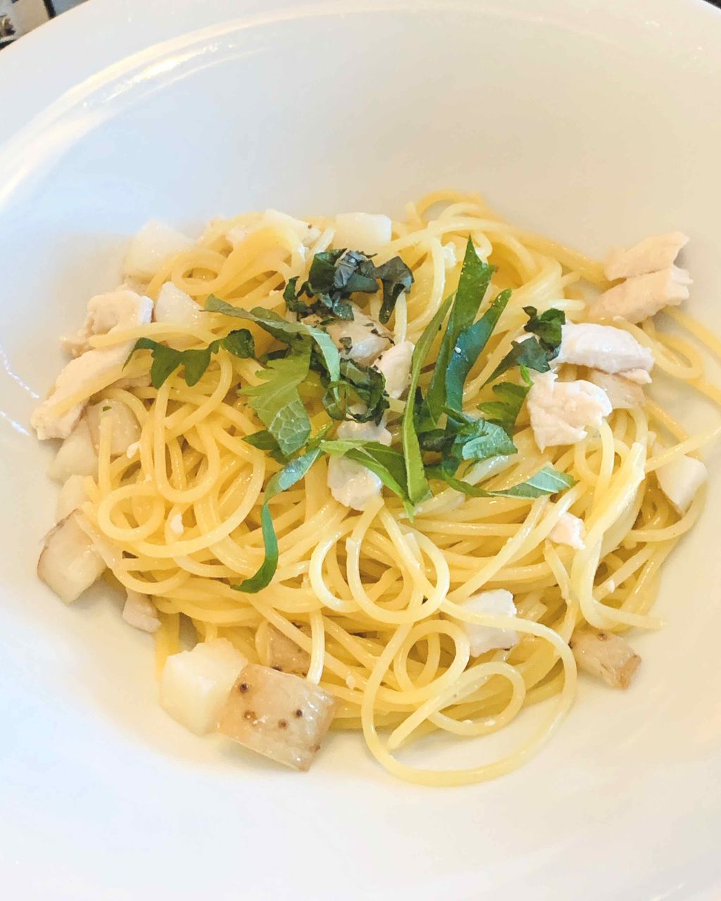 ひろろん on LIPS 「🌸たんなる飯テロ😂🌸オシャレなお店で友達とランチ💓長芋と鳥ささ..」(2枚目)