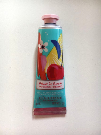 L'OCCITANE チェリーライム ジェリーハンドクリームのクチコミ「🍒チェリーの香りで癒される🍒ロクシタンの数量限定ハンドクリーム✨
【ロクシタン チェリーライ.....」(1枚目)