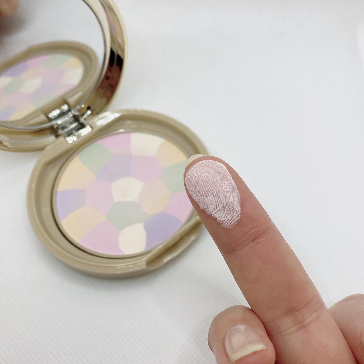 マシュマロフィニッシュパウダー　～Abloom～/キャンメイク/プレストパウダーを使ったクチコミ（3枚目）