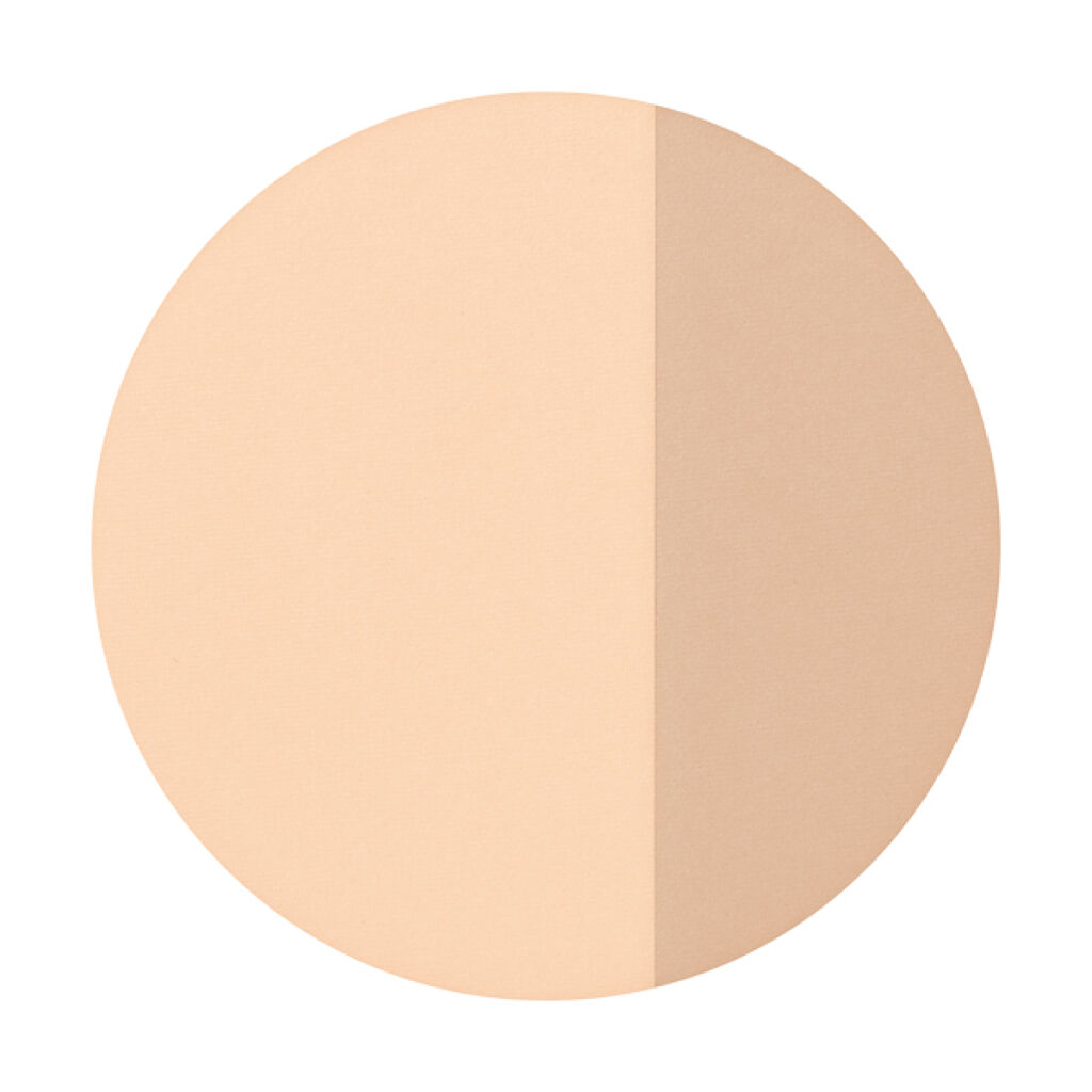 ライトベージュ