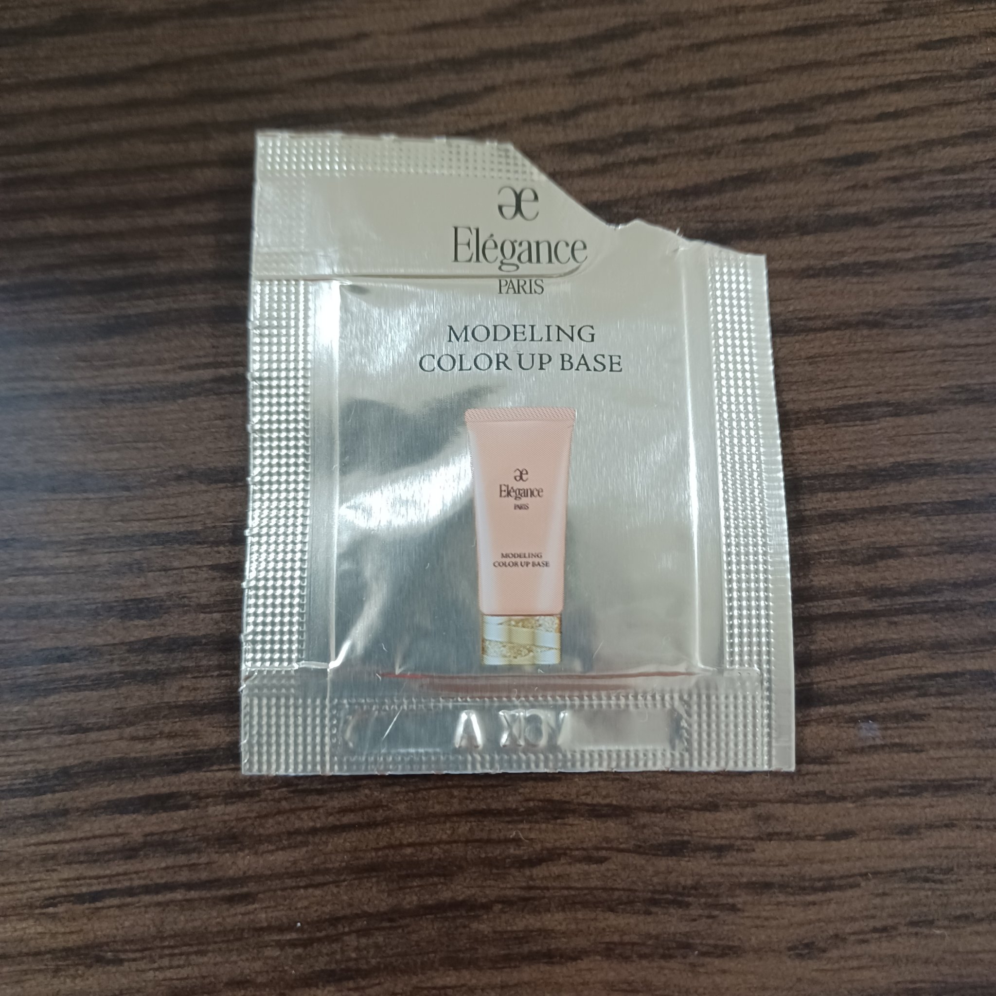 エレガンス モデリング カラーアップ ベース OR200/Elégance/化粧下地を使ったクチコミ（1枚目）