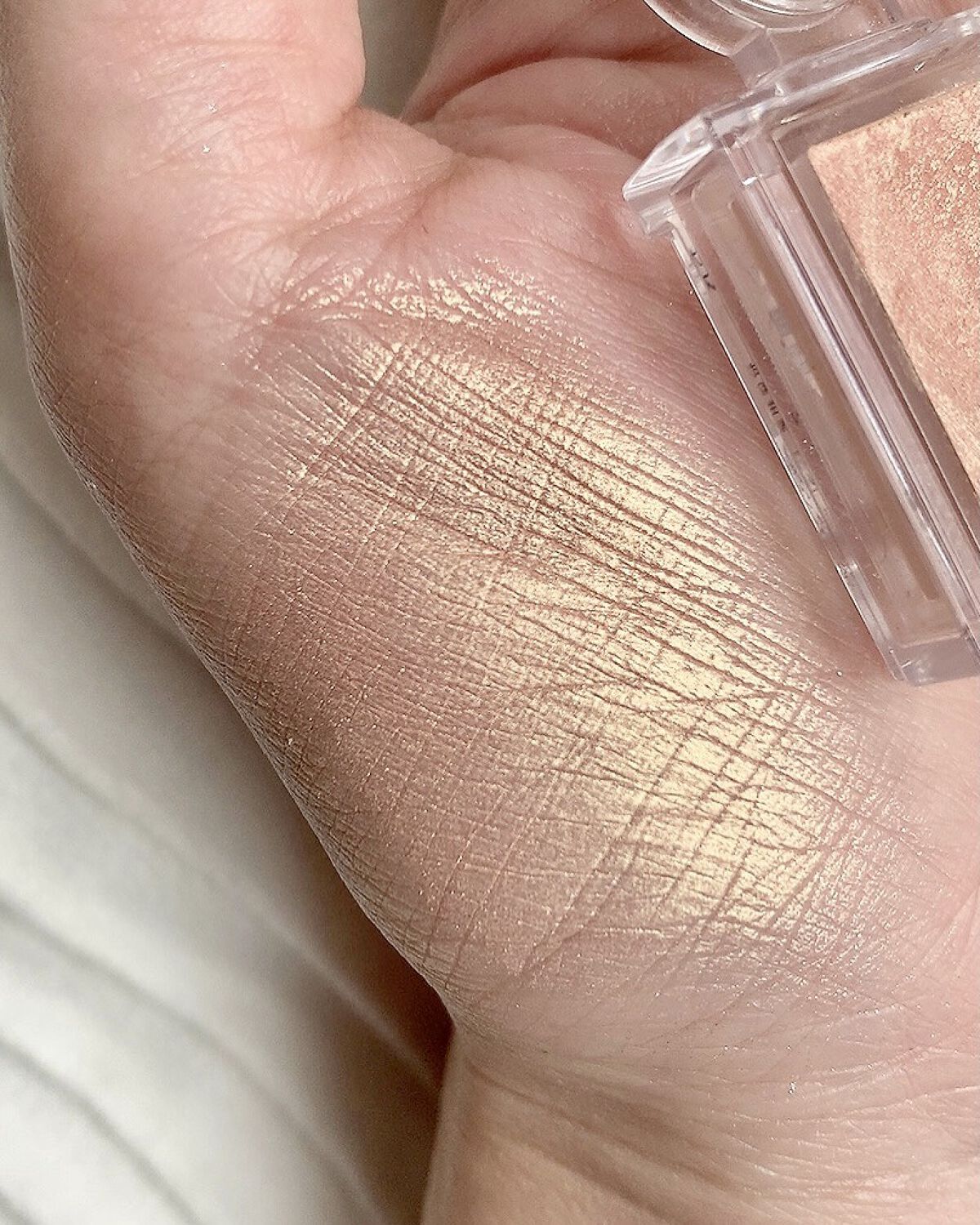 シャドーカスタマイズ/MAJOLICA MAJORCA/単色アイシャドウを使ったクチコミ（2枚目）