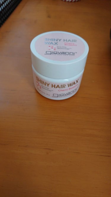 giovanniのSHAINY HAIR WAX cherry blossom

前までproductのヘアワックスを使ってたんですが、
仕上がりが重くなってしまうため雑誌をみてこちらを購入。
冬でも固