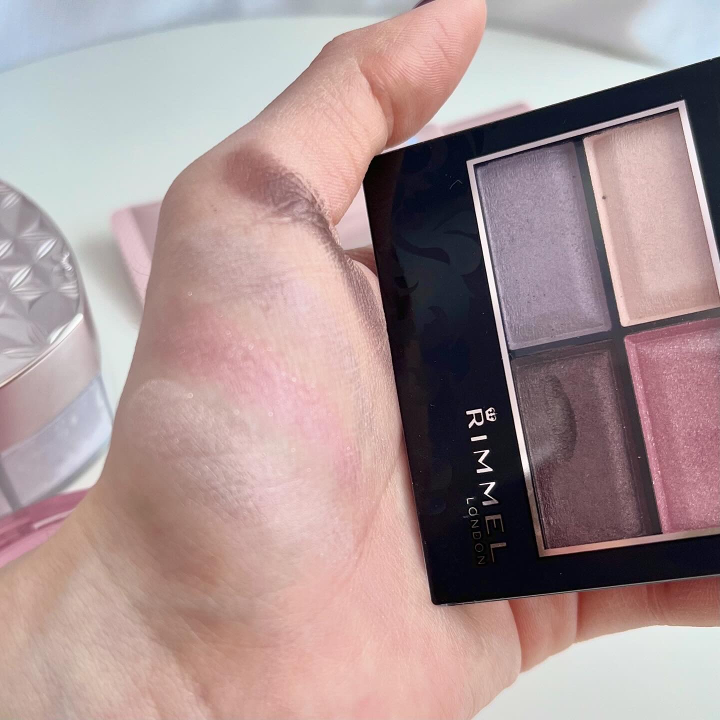 フーミー キララメライナー/WHOMEE/リキッドアイシャドウを使ったクチコミ（2枚目）