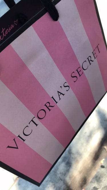 LOVE フレグランスミスト/victoria's secret (ヴィクトリアズシークレット)/香水(レディース)を使ったクチコミ（2枚目）