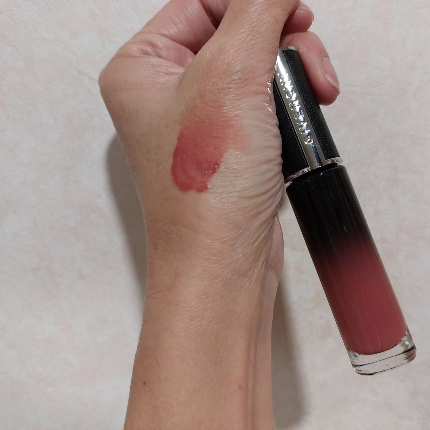 ルージュ・アンテルディ・クリーム・ベルベット/GIVENCHY/口紅を使ったクチコミ(2枚目)