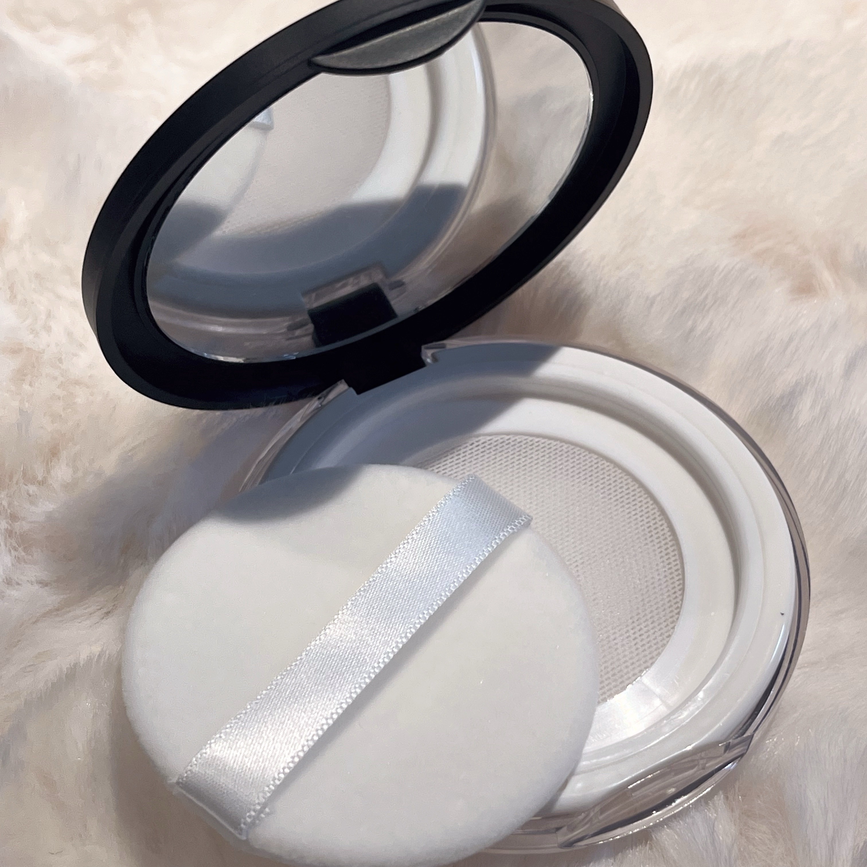 ミラー付きパウダーケース/DAISO/その他化粧小物を使ったクチコミ（2枚目）