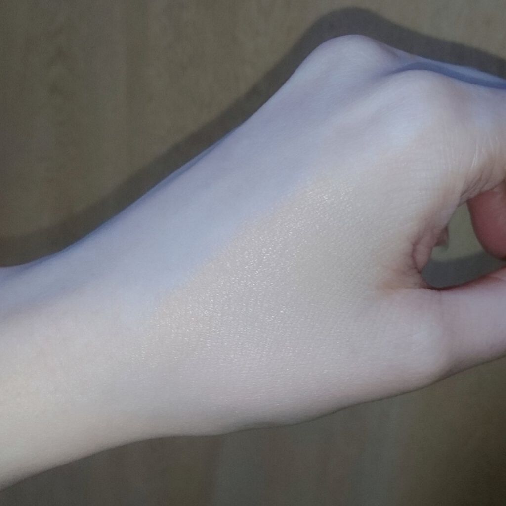 フローレス ルミエール ラディアンス パーフェクティング クッション/ローラ メルシエ/クッションファンデーションを使ったクチコミ(2枚目)