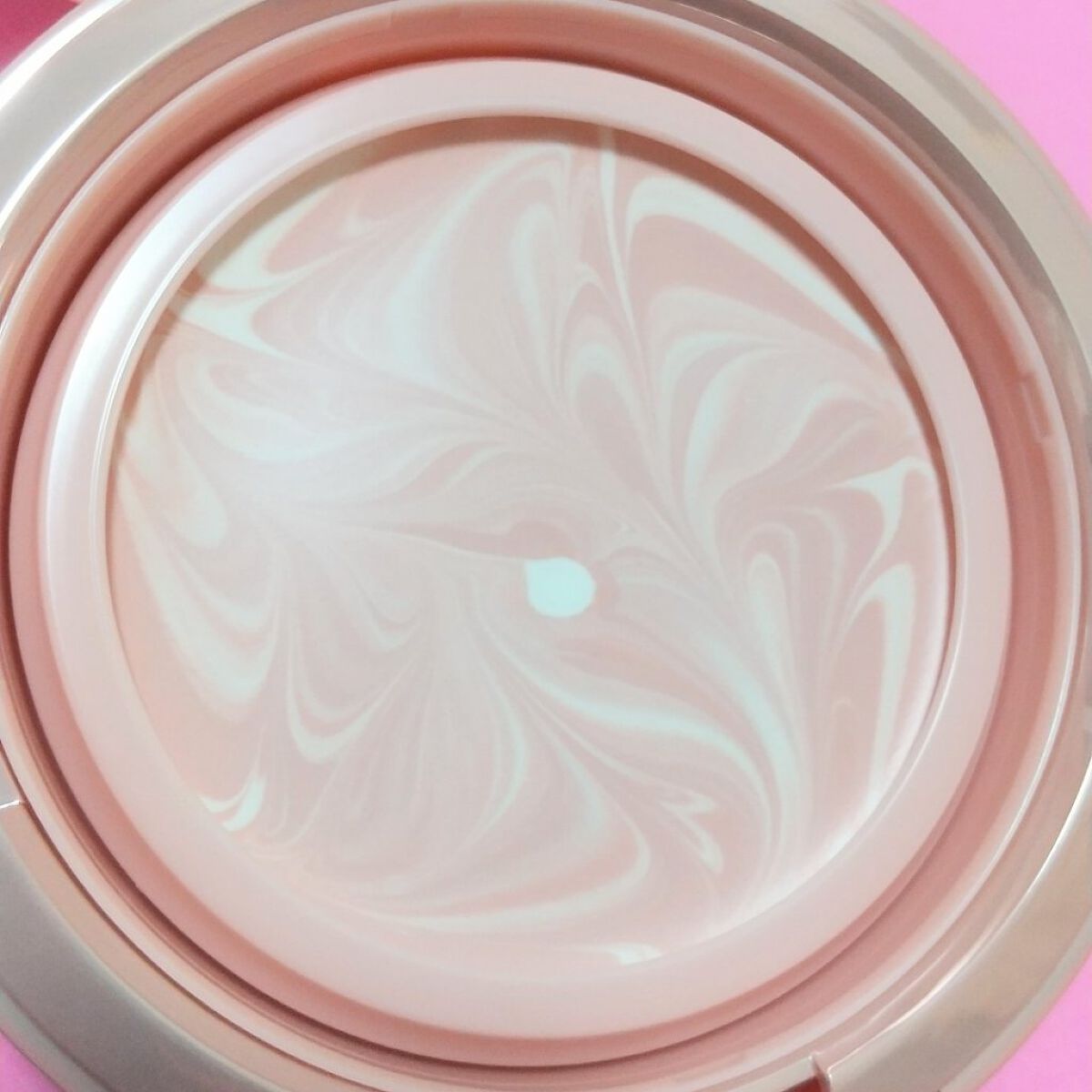 ジューシーパン スキンケアプライマー/A’pieu/化粧下地を使ったクチコミ（2枚目）