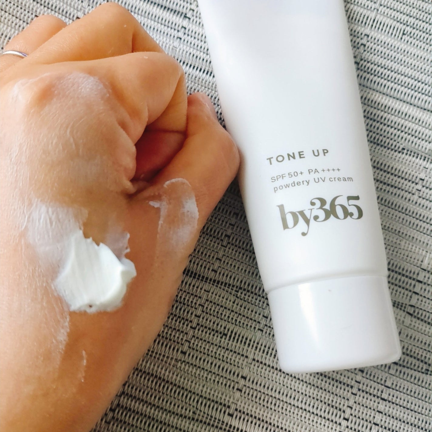 by365 パウダリーUVクリーム トーンアップ/ナリスアップ/日焼け止め・UVケアを使ったクチコミ(3枚目)