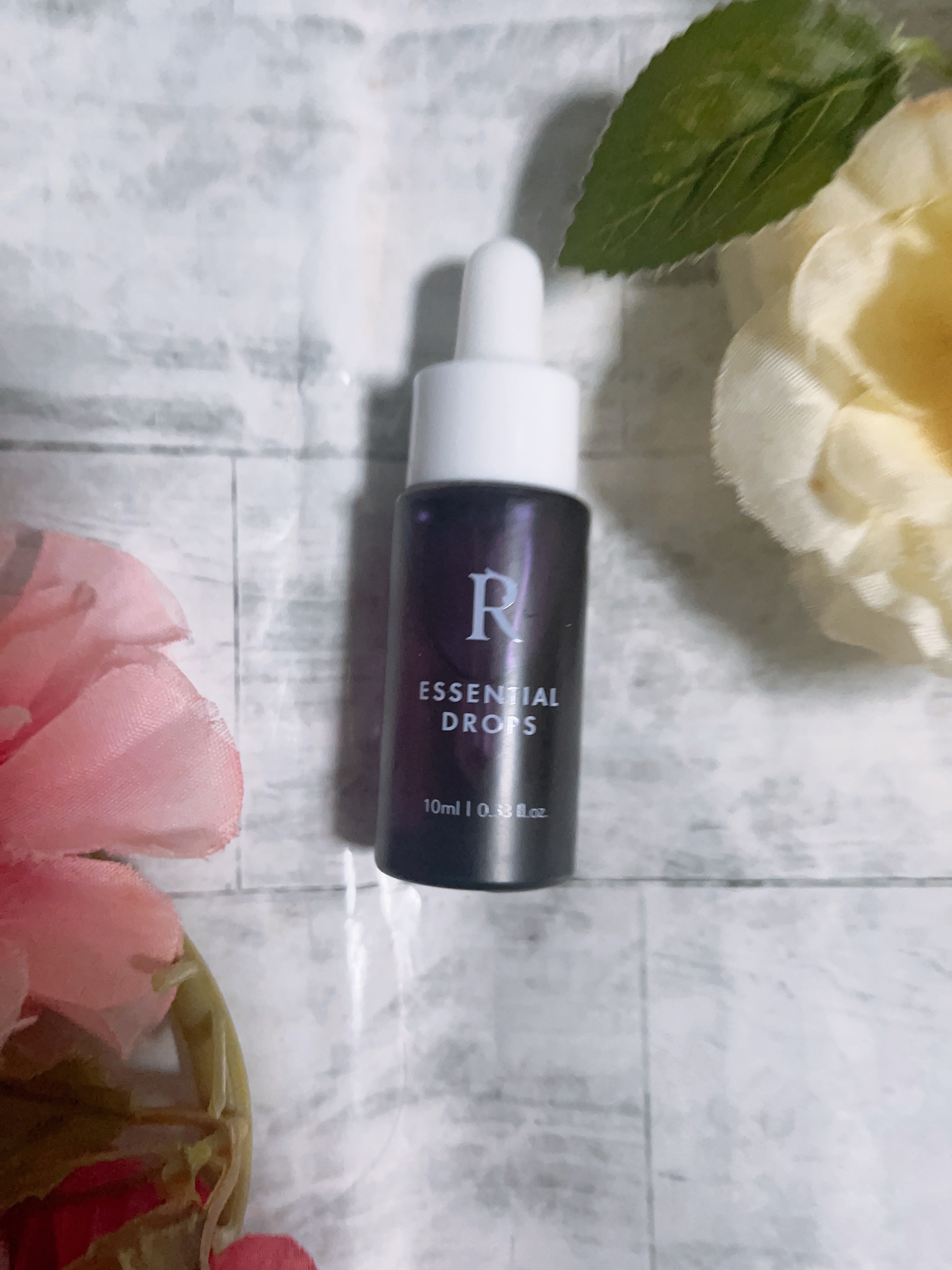 Rael インナーパフューム エッセンシャルドロップスのクチコミ「✼••┈┈┈┈••✼••┈┈┈┈••✼
Rael インナーパフューム
エッセンシャルドロップ
.....」（1枚目）