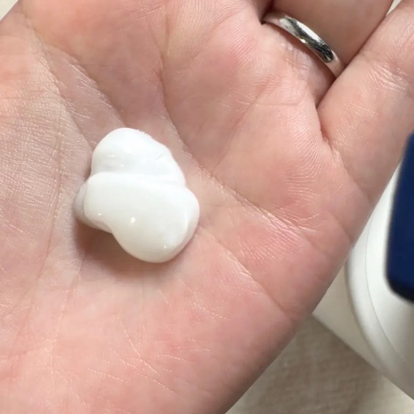 メディケイティッド センシティブケア ボディローション 美肌ケア【医薬部外品】/ヴァセリン/ボディローションを使ったクチコミ（2枚目）