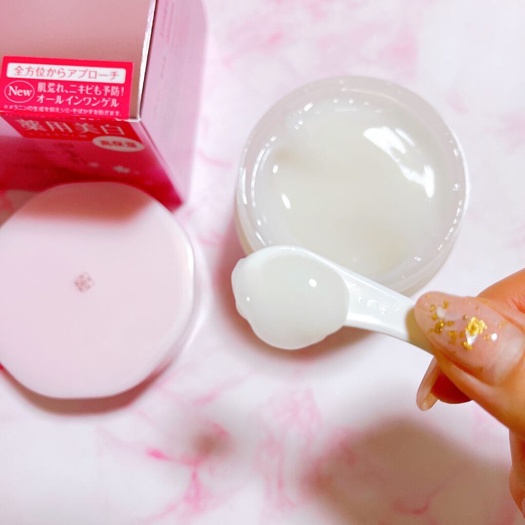 四季彩 ホワイトリフトジェルのクチコミ「とろけるような伸びがいぃジェルで
肌がふっくらしました！！

その日の気分で美容液代わりにした.....」（3枚目）