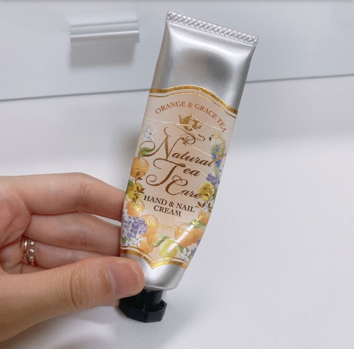 アフタヌーンティー ハンド＆ネイルクリームのクチコミ「妹が使いかけ押し付けてきたやつ🤣

アフタヌーンティーのハンド＆ネイルクリーム✨

見た目普通.....」（2枚目）