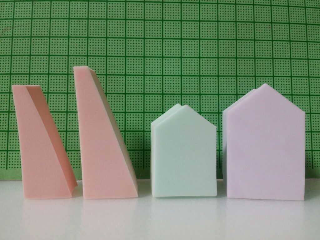 メイクアップスポンジ(バリューパック ウェッジ型 30個)/DAISO/パフ・スポンジを使ったクチコミ（2枚目）