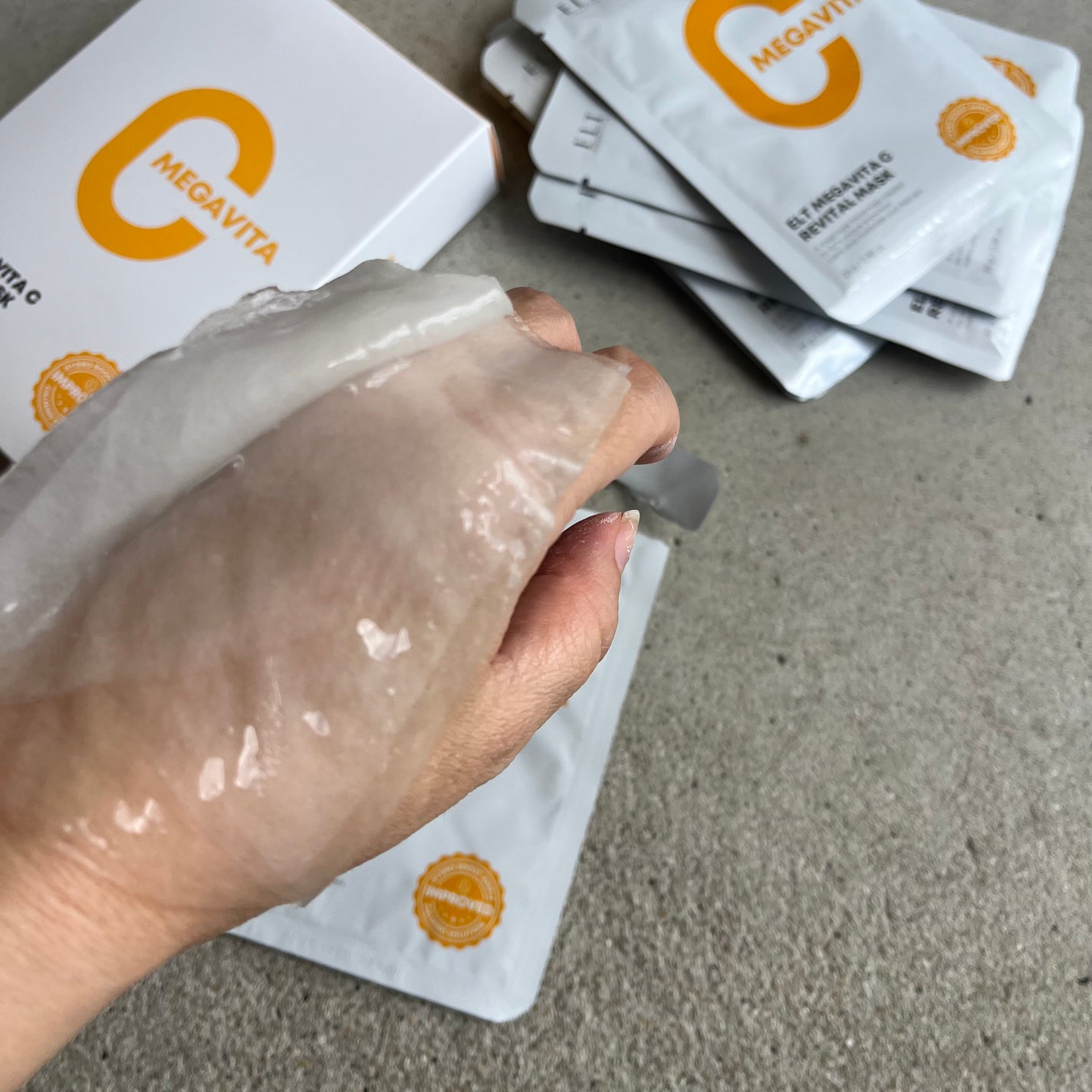 メガビタCリバイタルマスク/ELT COSMETICS/シートマスク・パックを使ったクチコミ(2枚目)