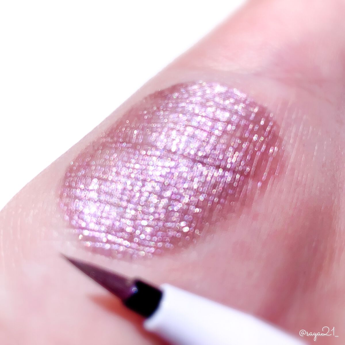 カラーミーツ アイライナーL /リリーフルール/リキッドアイライナーを使ったクチコミ(1枚目)