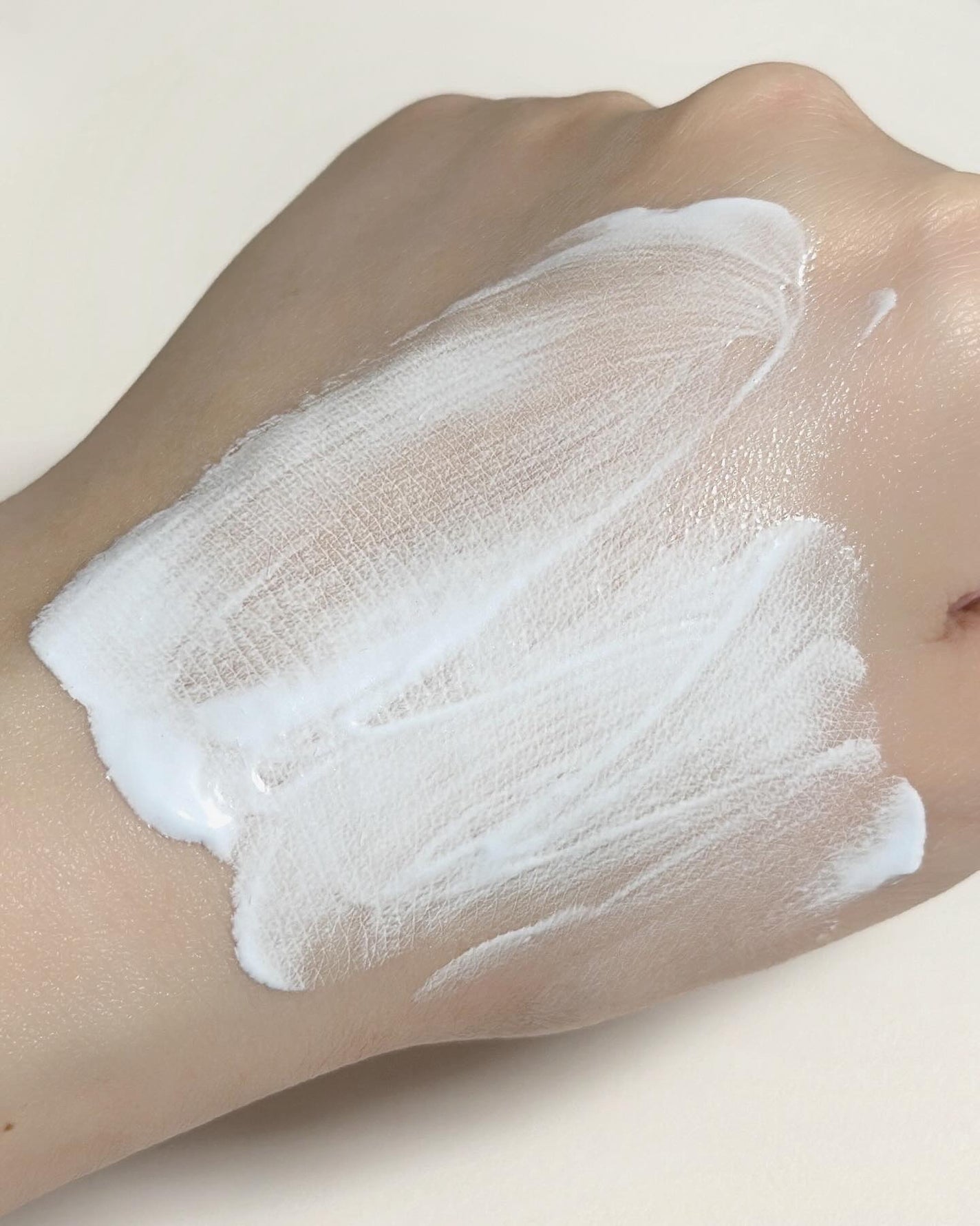 スキンアクア トーンアップUVエッセンス/スキンアクア/日焼け止めクリームを使ったクチコミ(4枚目)