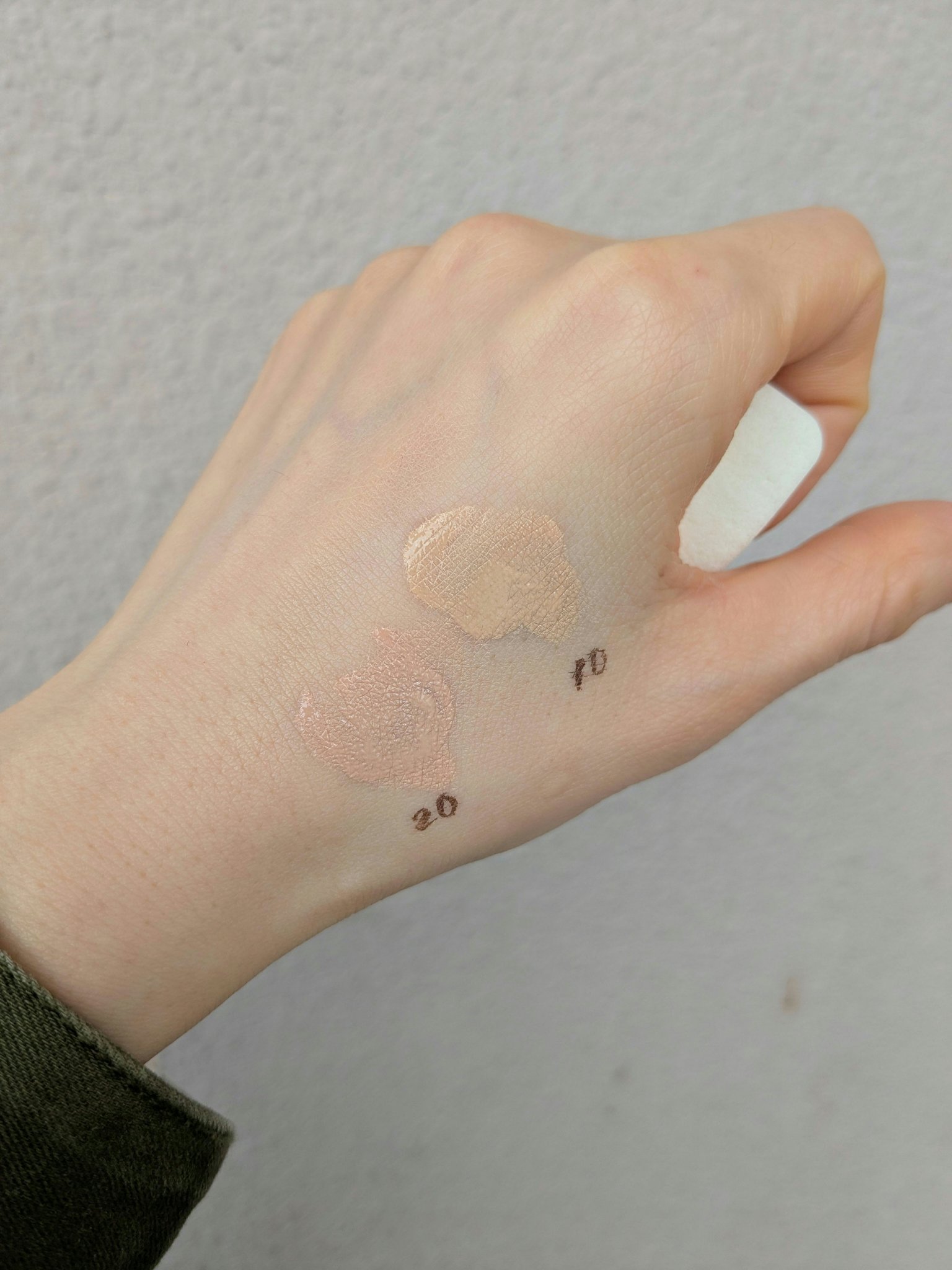 ドラマティックエッセンスリキッド ソフトベージュ10/マキアージュ/リキッドファンデーションを使ったクチコミ（2枚目）