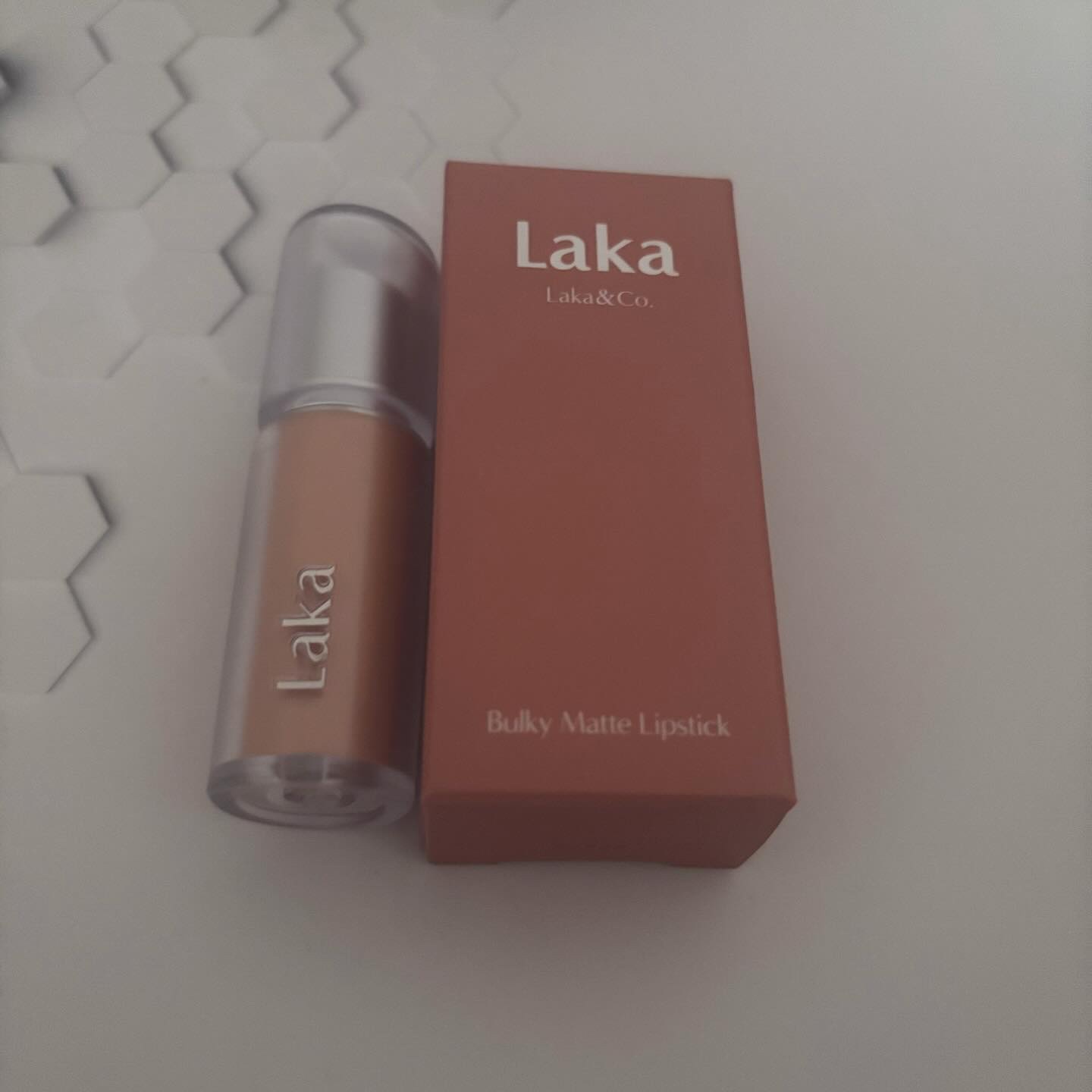 バルキーマットリップスティック 403 フィグサウンズ/Laka/口紅を使ったクチコミ（1枚目）