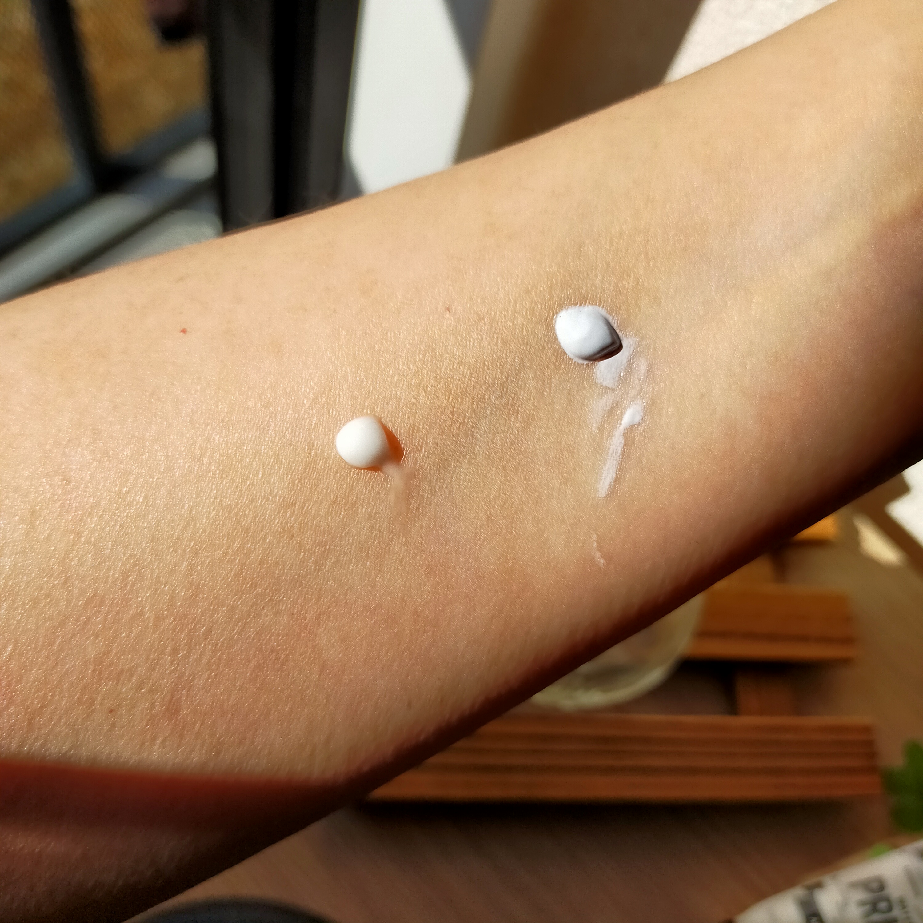 しっとり&なめらかウォータリーブラープライマー/too cool for school/化粧下地を使ったクチコミ（2枚目）