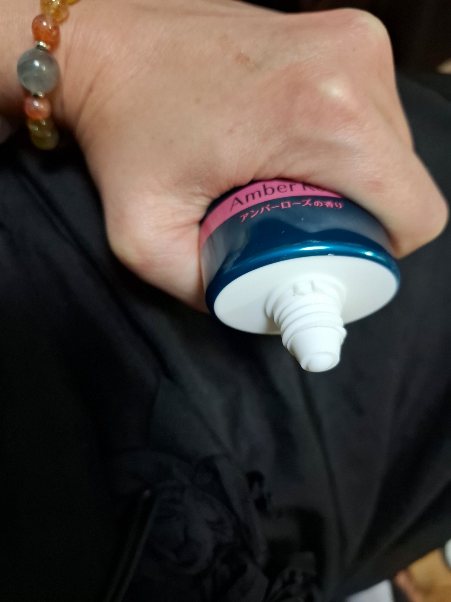 ビューティーチャージ アンバーローズの香り/アトリックス/ハンドクリームを使ったクチコミ（2枚目）