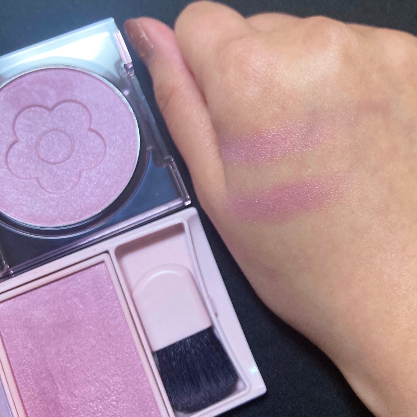 デイジードール パウダー ブラッシュ ブルーム/DAISY DOLL by MARY QUANT/パウダーチークを使ったクチコミ(3枚目)