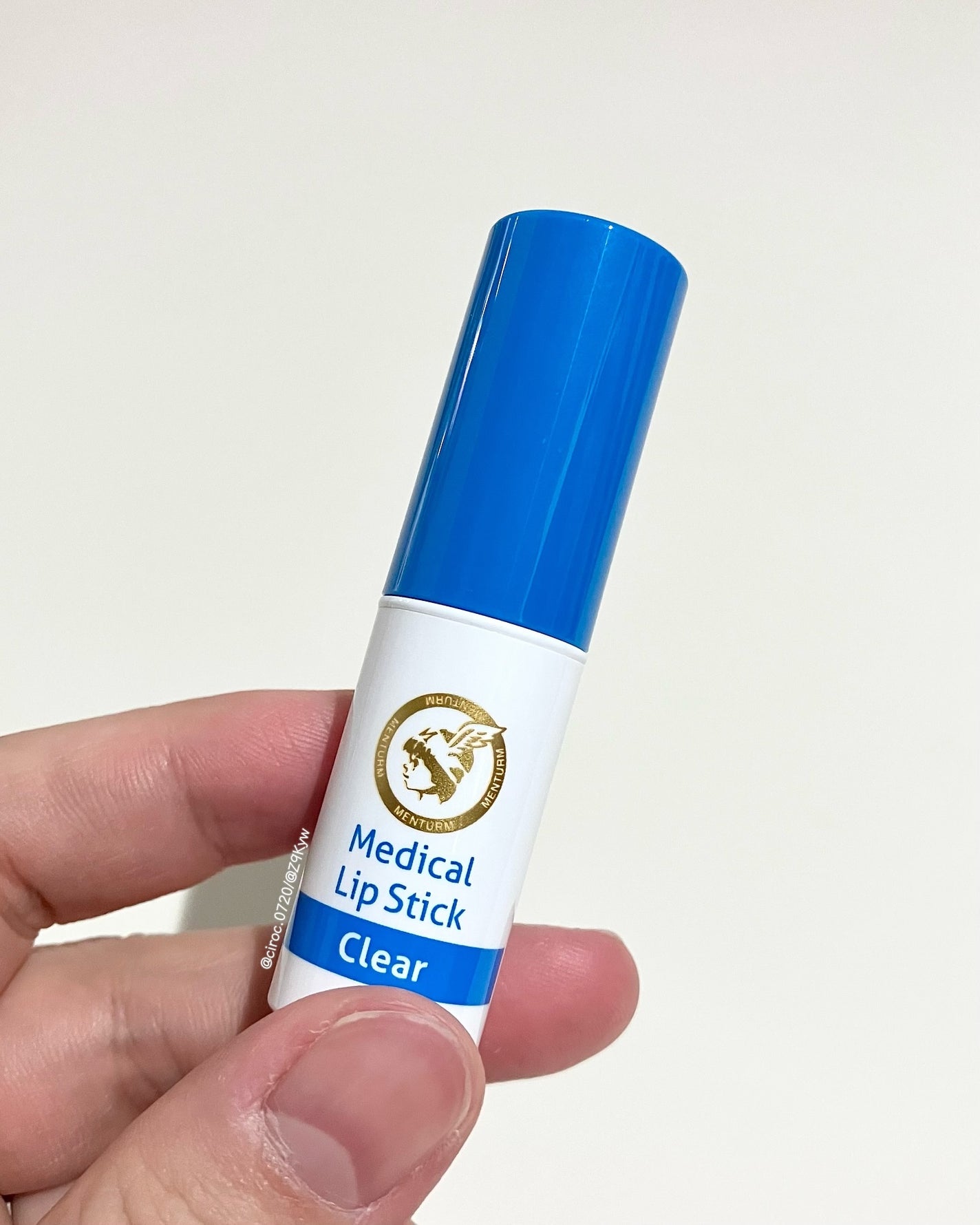 薬用メディカルリップスティックCn/メンターム/リップクリームを使ったクチコミ(4枚目)