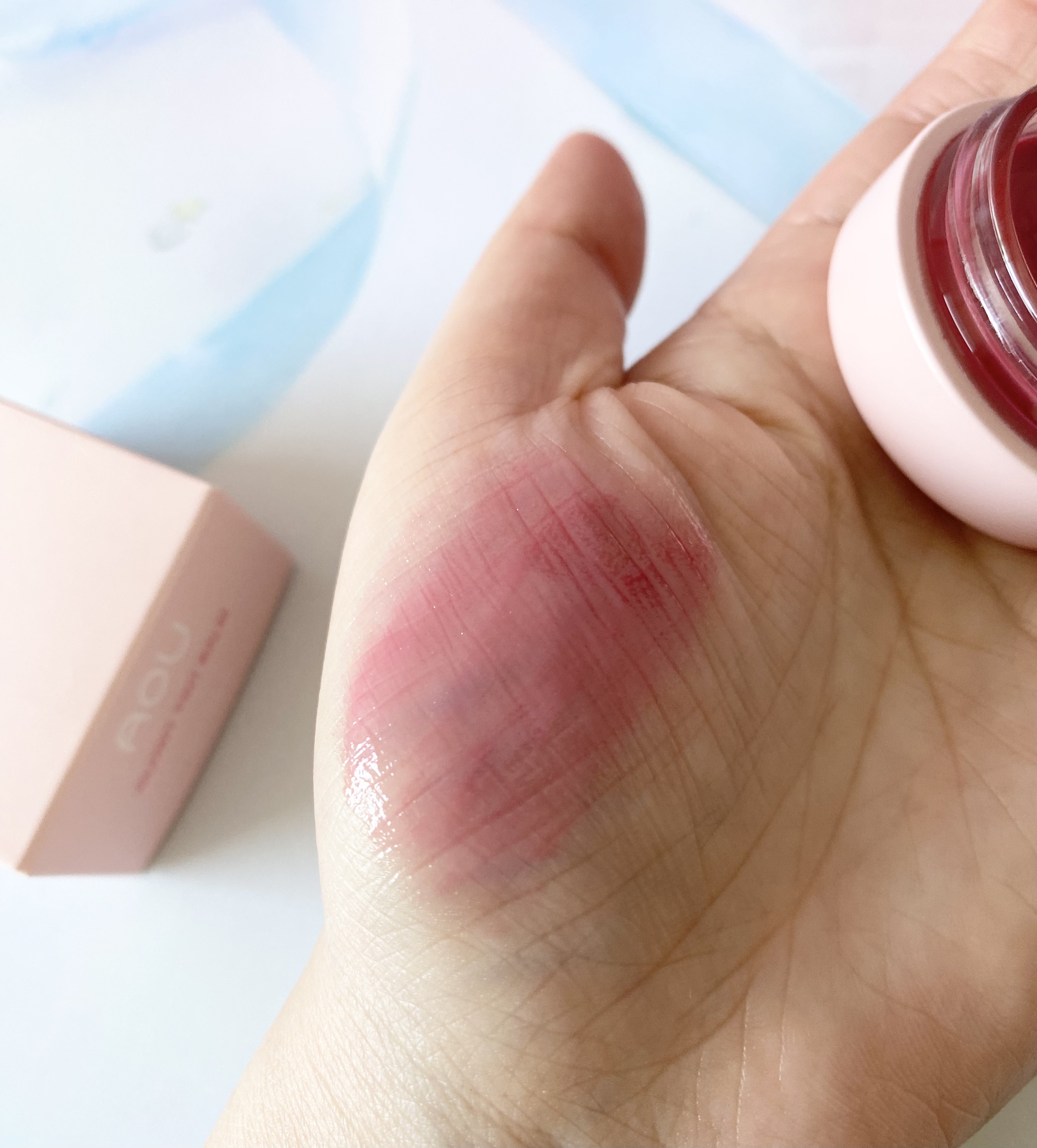 GLOWY TINT BALM 07 BUBBLE BALM/AOU/リップグロスを使ったクチコミ（3枚目）