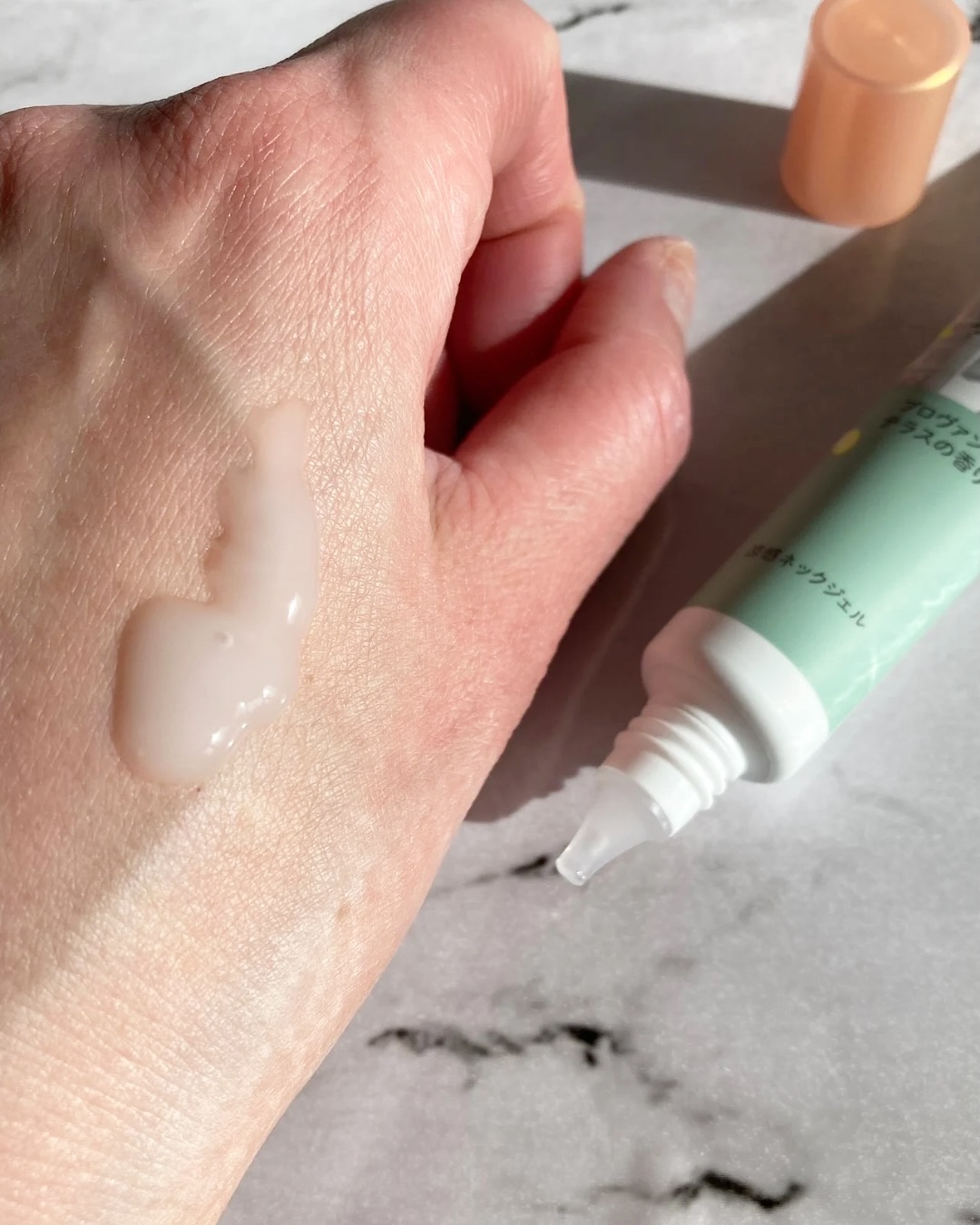 8x4 アロマスイッチ 涼感ネックジェル プロヴァンステラスの香り/８ｘ４/デオドラント・制汗剤を使ったクチコミ（3枚目）