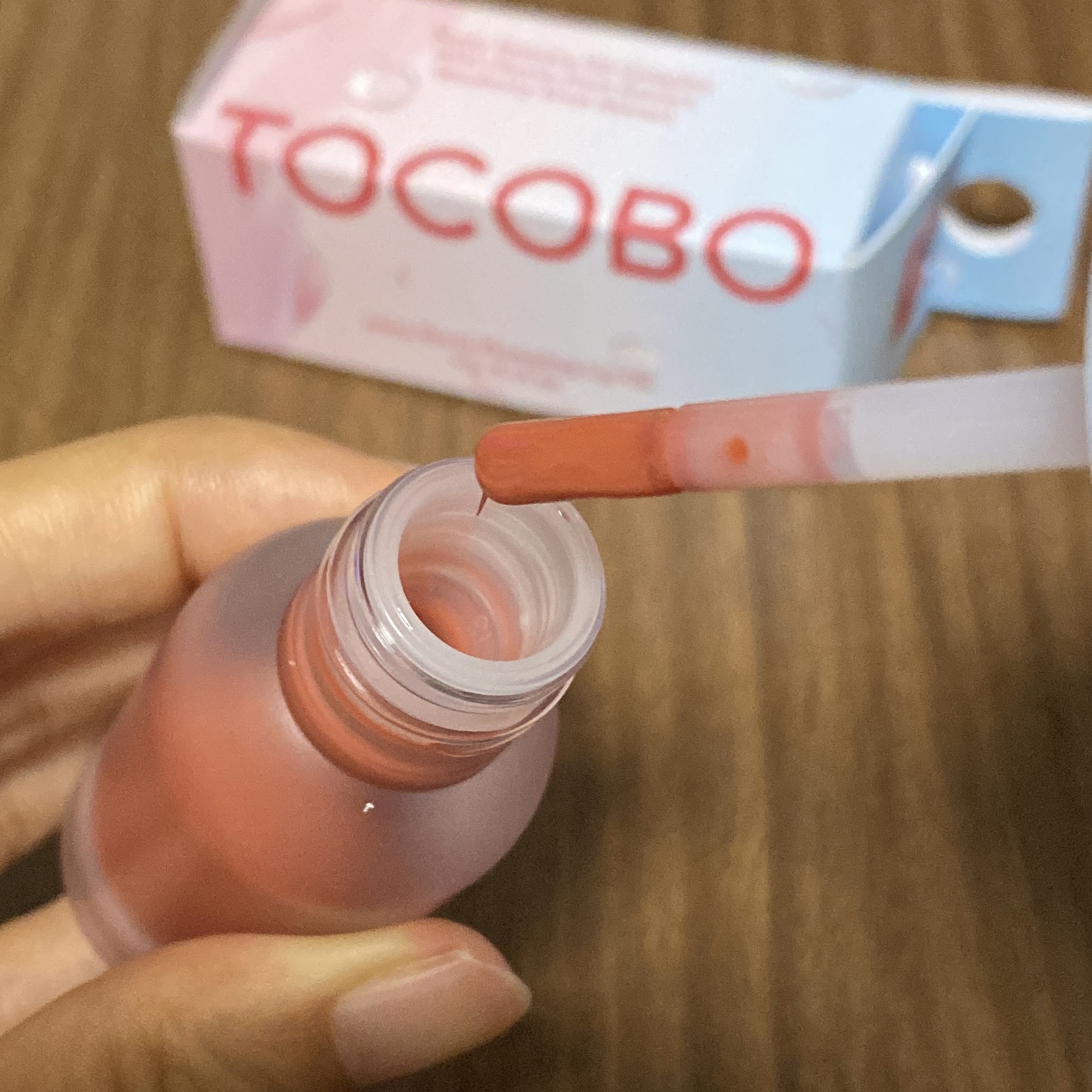 ジューシーベリープランピングリップオイル/TOCOBO/リップグロスを使ったクチコミ（2枚目）