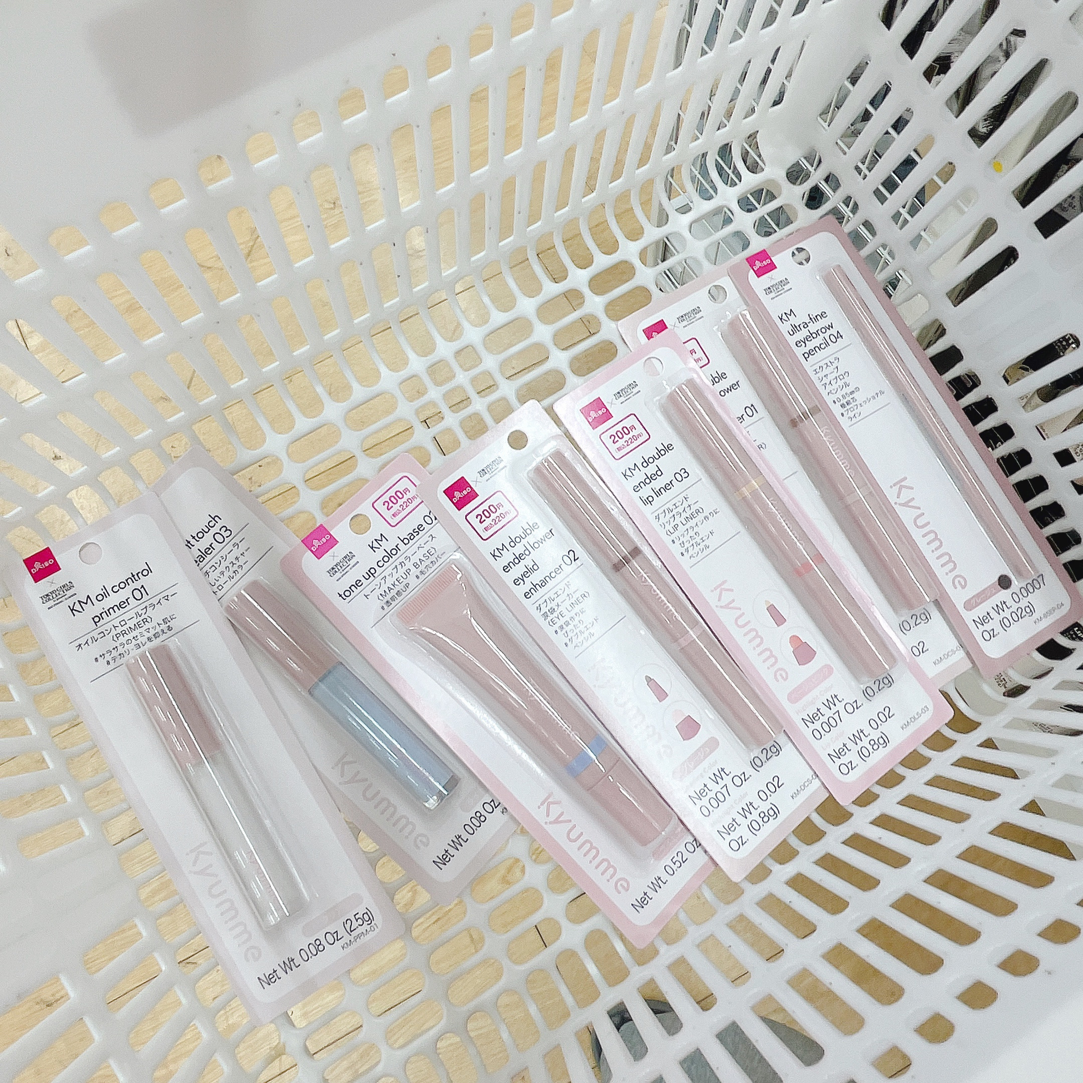 KM ライトタッチコンシーラー/DAISO/リキッドコンシーラーを使ったクチコミ（1枚目）