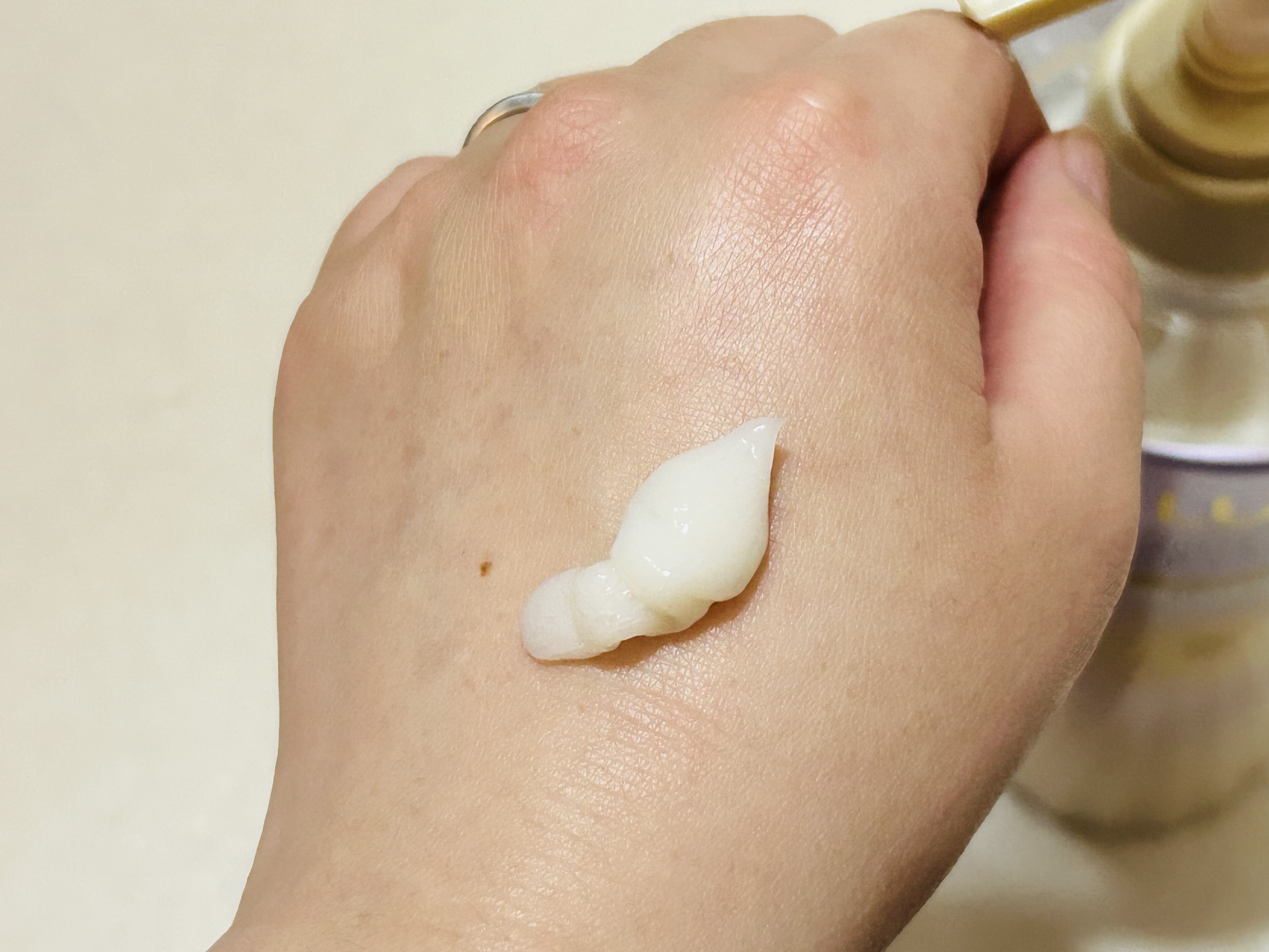 ラックス スーパーリッチクリスタル マルチダメージリペア ヘアオイル/LUX/ヘアオイルを使ったクチコミ（3枚目）