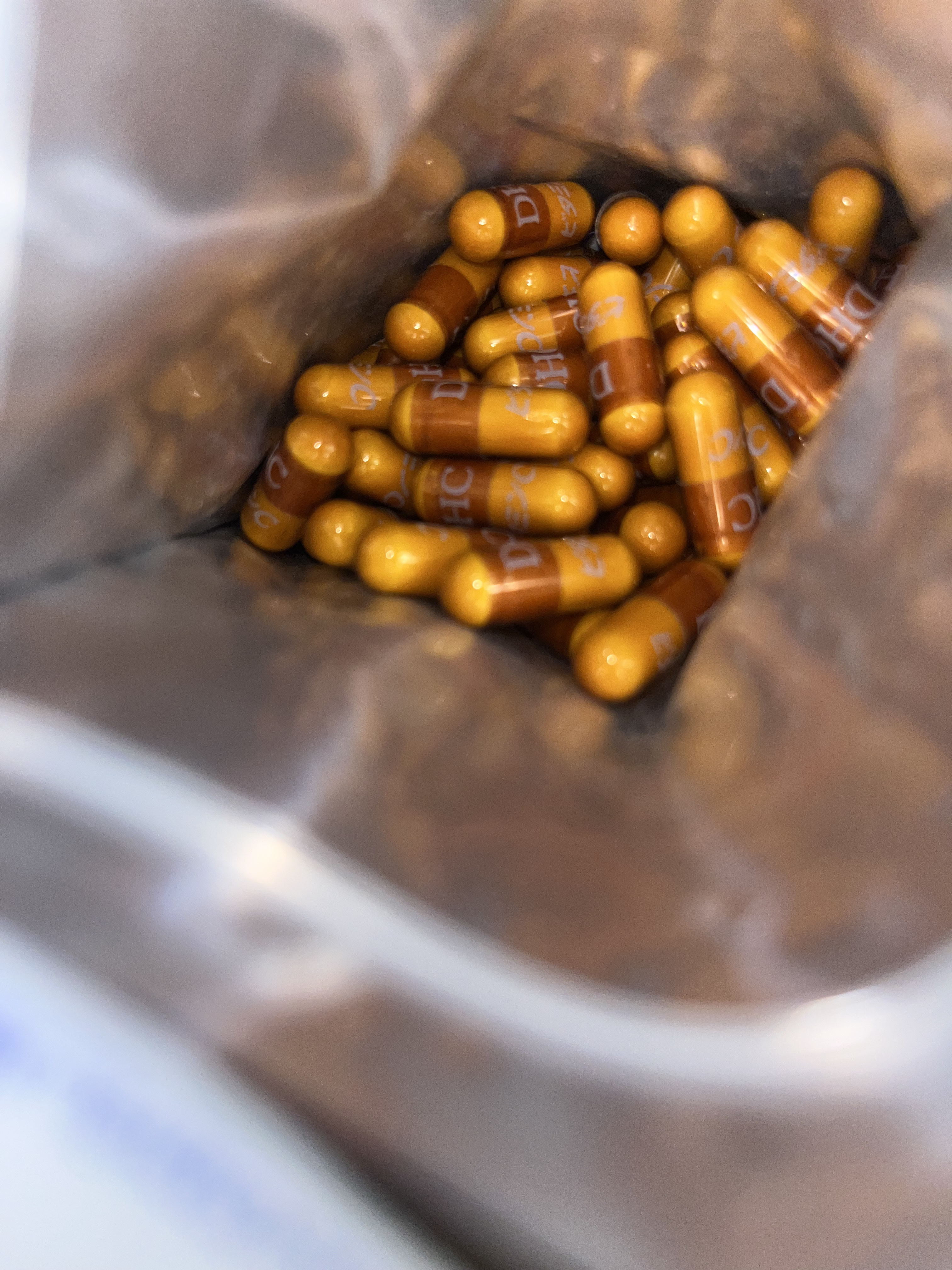 DHC ビタミンＣハードカプセル/DHC/美容サプリメントを使ったクチコミ（2枚目）