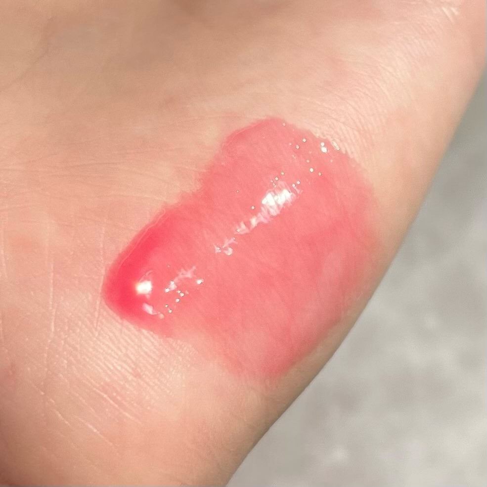 フィー 3Dボリューミンググロス/fwee/リップグロスを使ったクチコミ(3枚目)