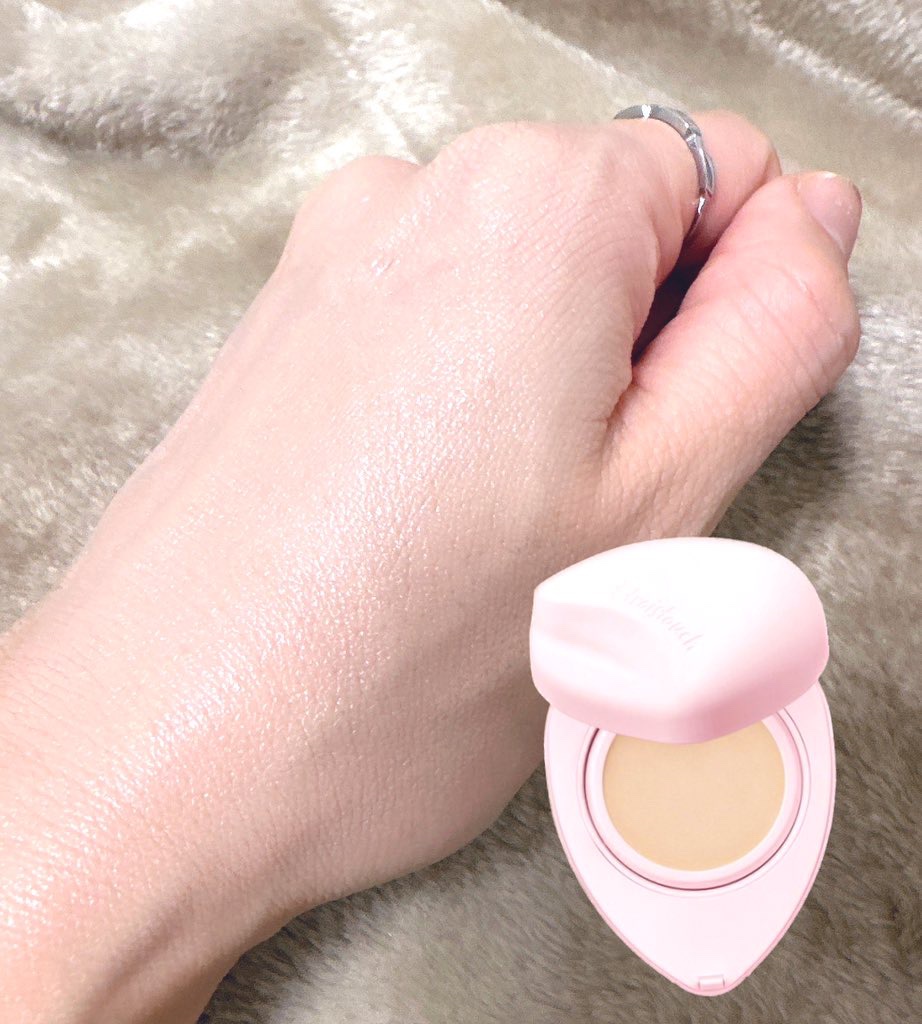 トワタッチ ハートクッション グロウメッシュ 21 ベージュ本体/troistouch/クッションファンデーションを使ったクチコミ（2枚目）