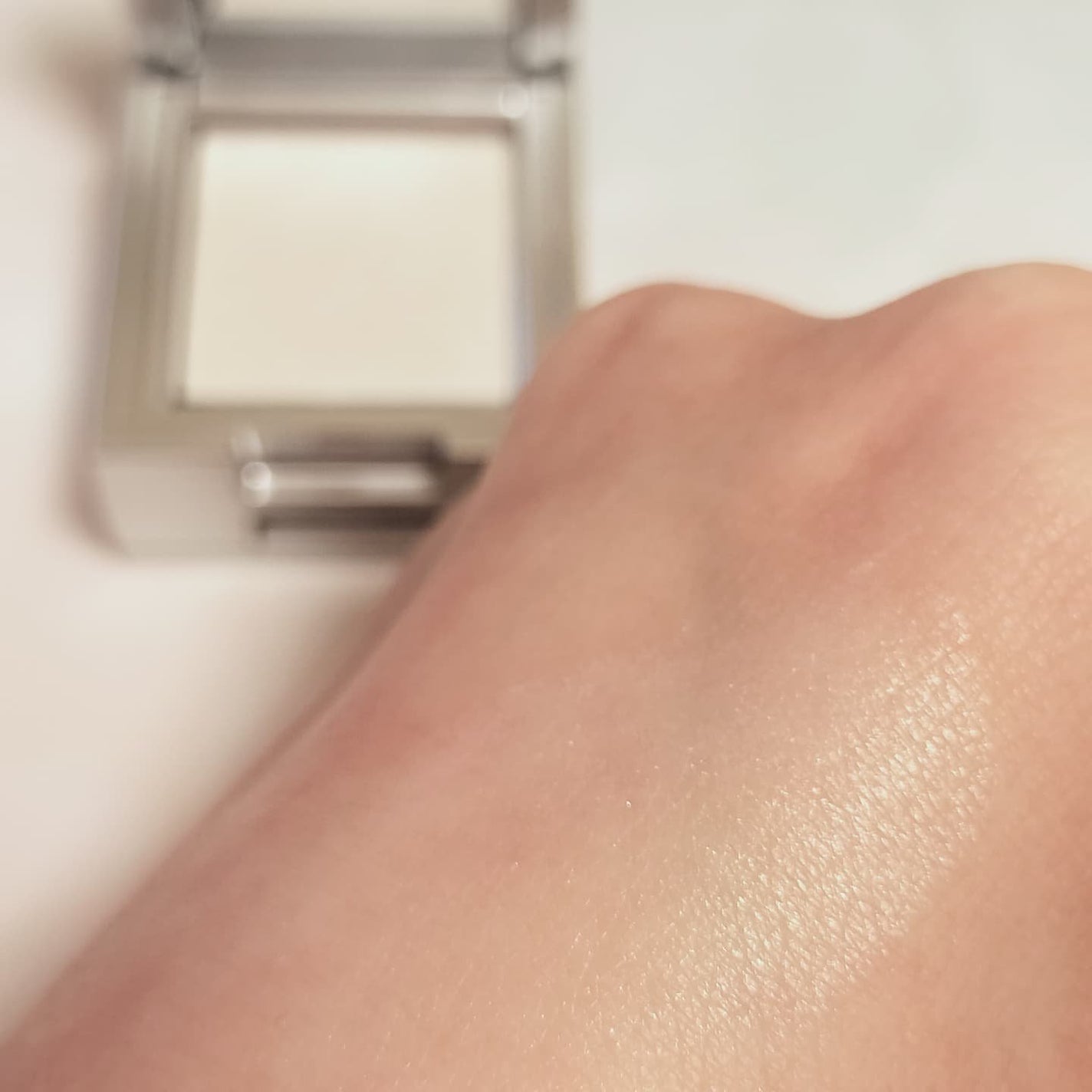 ストロビングフェイスキューブ/TWO SLASH FOUR/ハイライトを使ったクチコミ(5枚目)