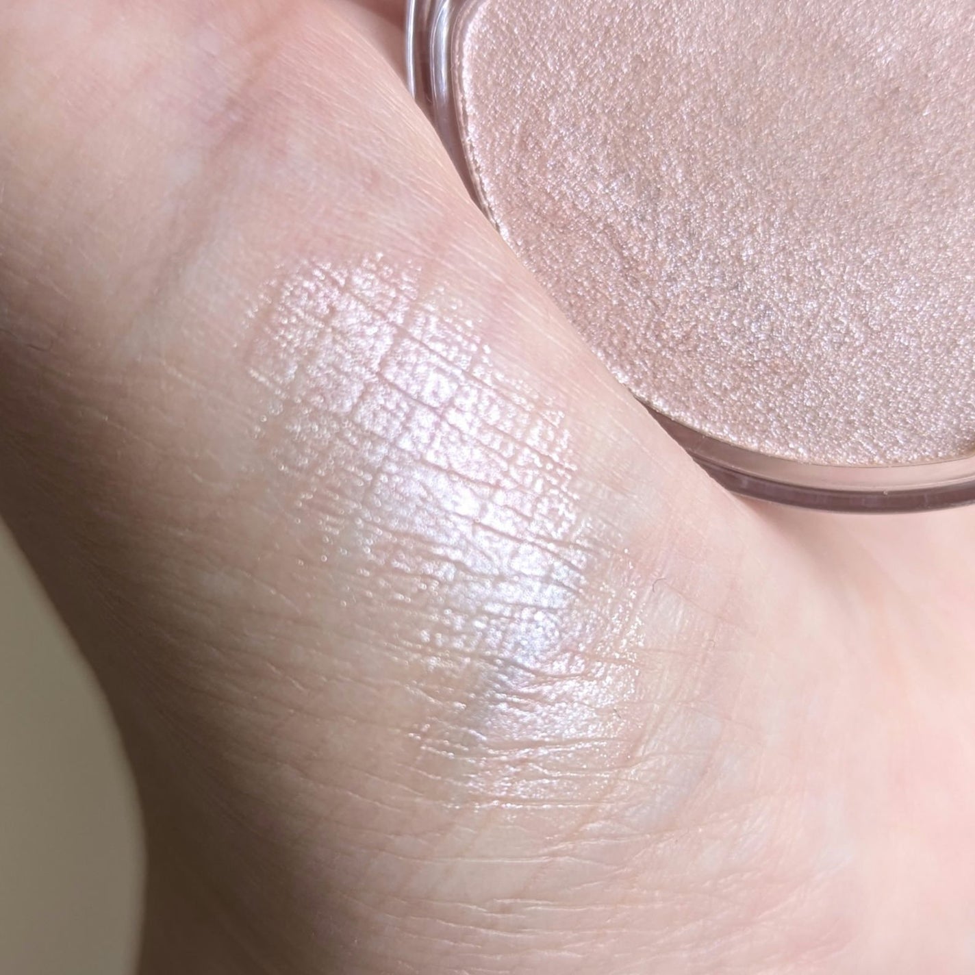 むにゅっとハイライター/キャンメイク/クリームハイライトを使ったクチコミ(3枚目)