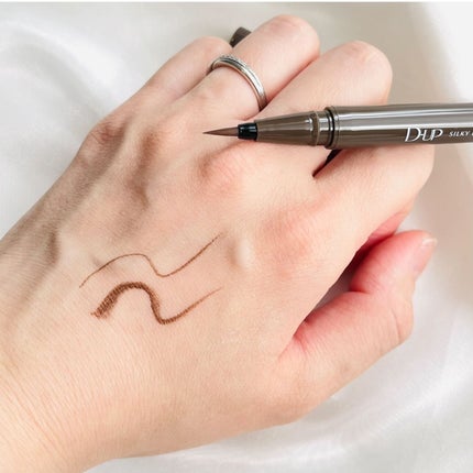 シルキーリキッドアイライナーWP/D-UP/リキッドアイライナーを使ったクチコミ(4枚目)