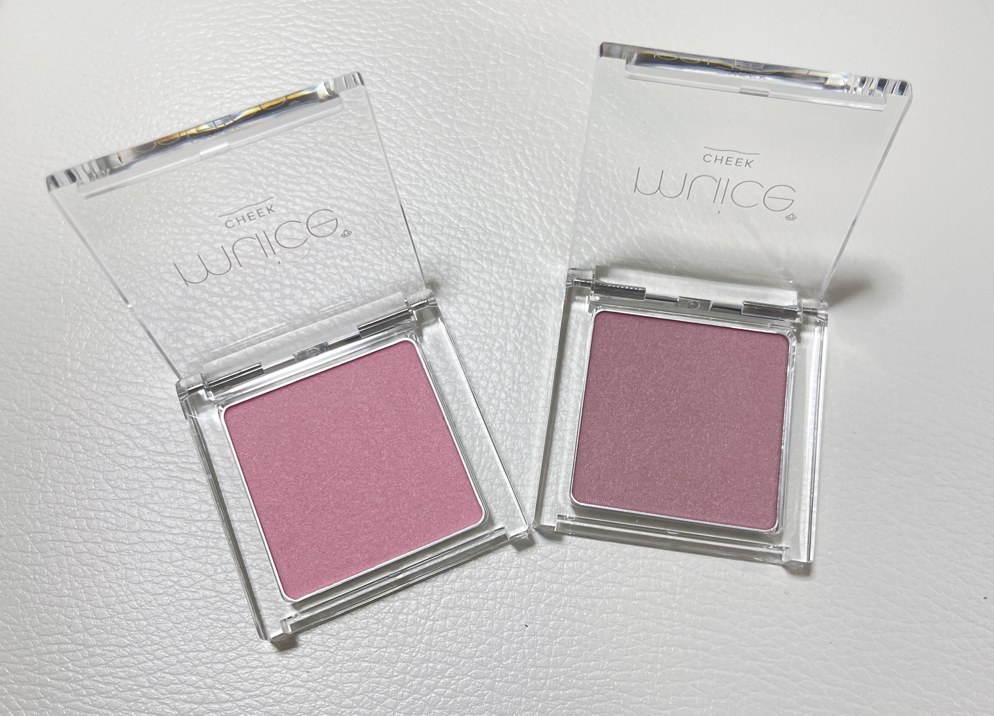 新作購入
muiceのチークが大好きで限定色の発売日に探しに行った
完売してる所も多いらしいけどなんとかゲットできて嬉しい☺️
SP01　ピュアミルティーピンク
SP02　ダスティドライローズ

今のところはピュアミルティーピンクのほうが好