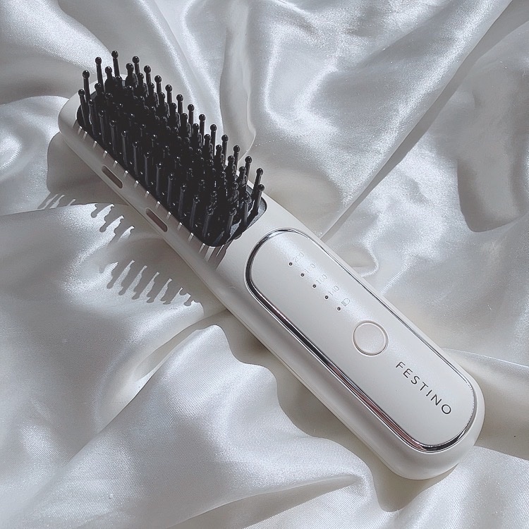 充電式 スタイリング ヒーターブラシ/FESTINO/ヒートブラシを使ったクチコミ（2枚目）