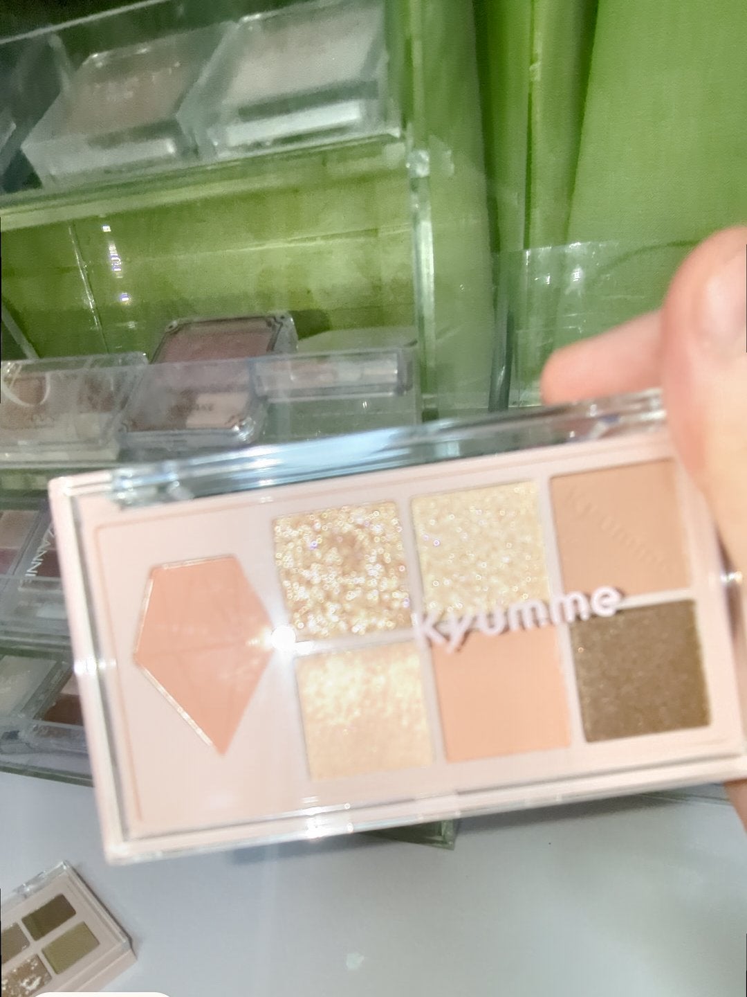 KM マルチパーパスパレット/DAISO/アイシャドウパレットを使ったクチコミ(5枚目)