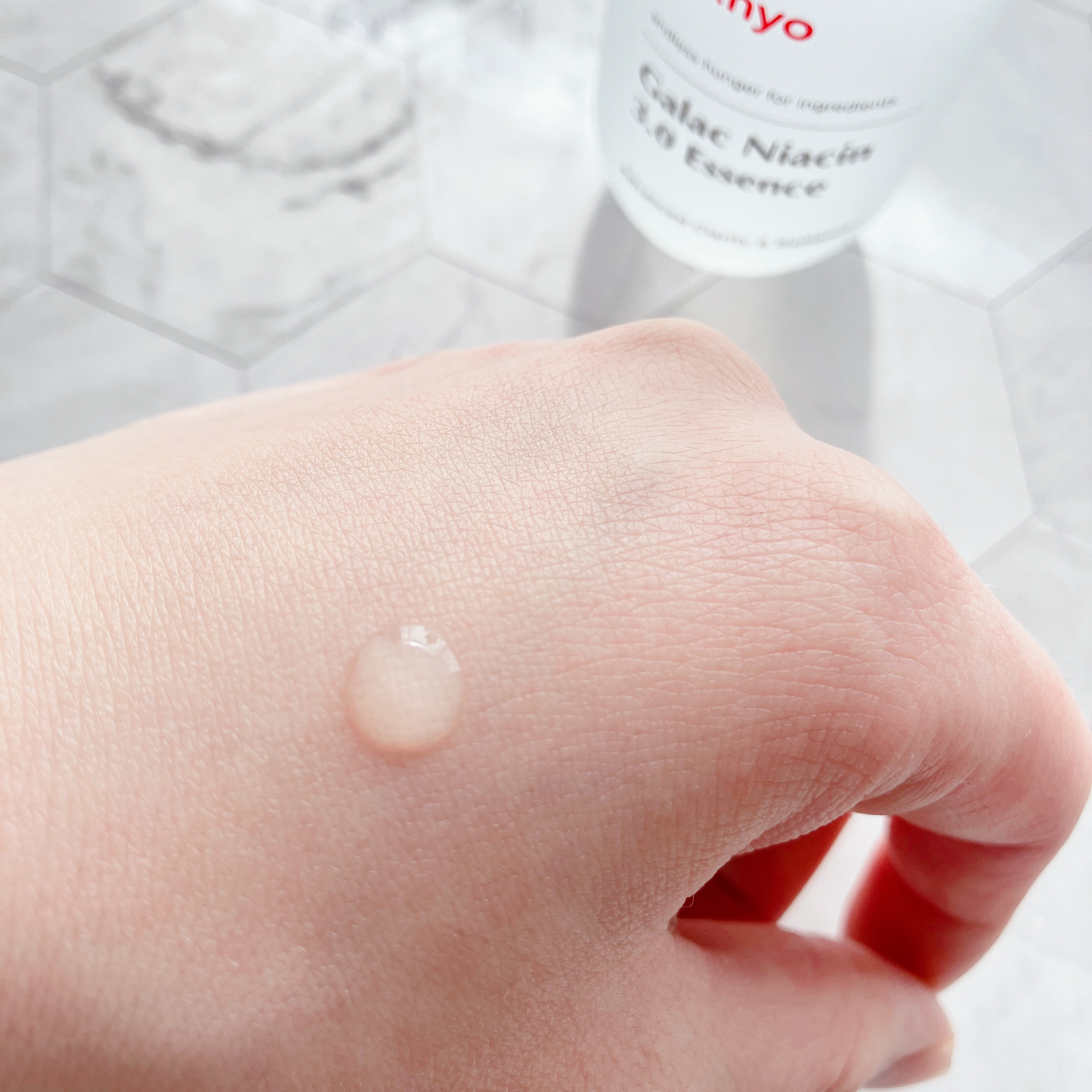 ガラク ナイアシン 3.0 エッセンス/manyo/美容液を使ったクチコミ（3枚目）