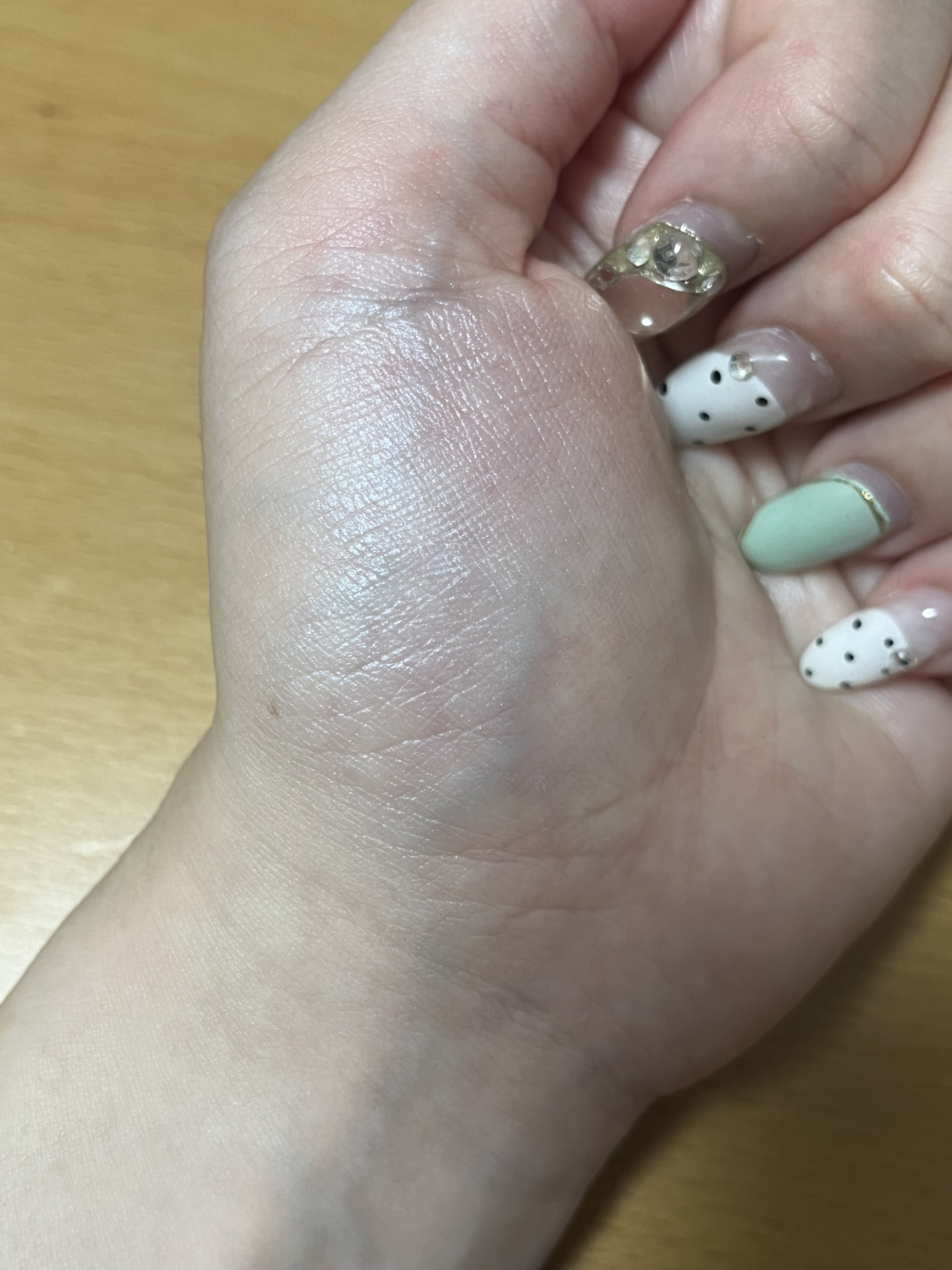 ホリデーコフレ2023〈カームピンク〉/エトヴォス/メイクアップキットを使ったクチコミ（3枚目）